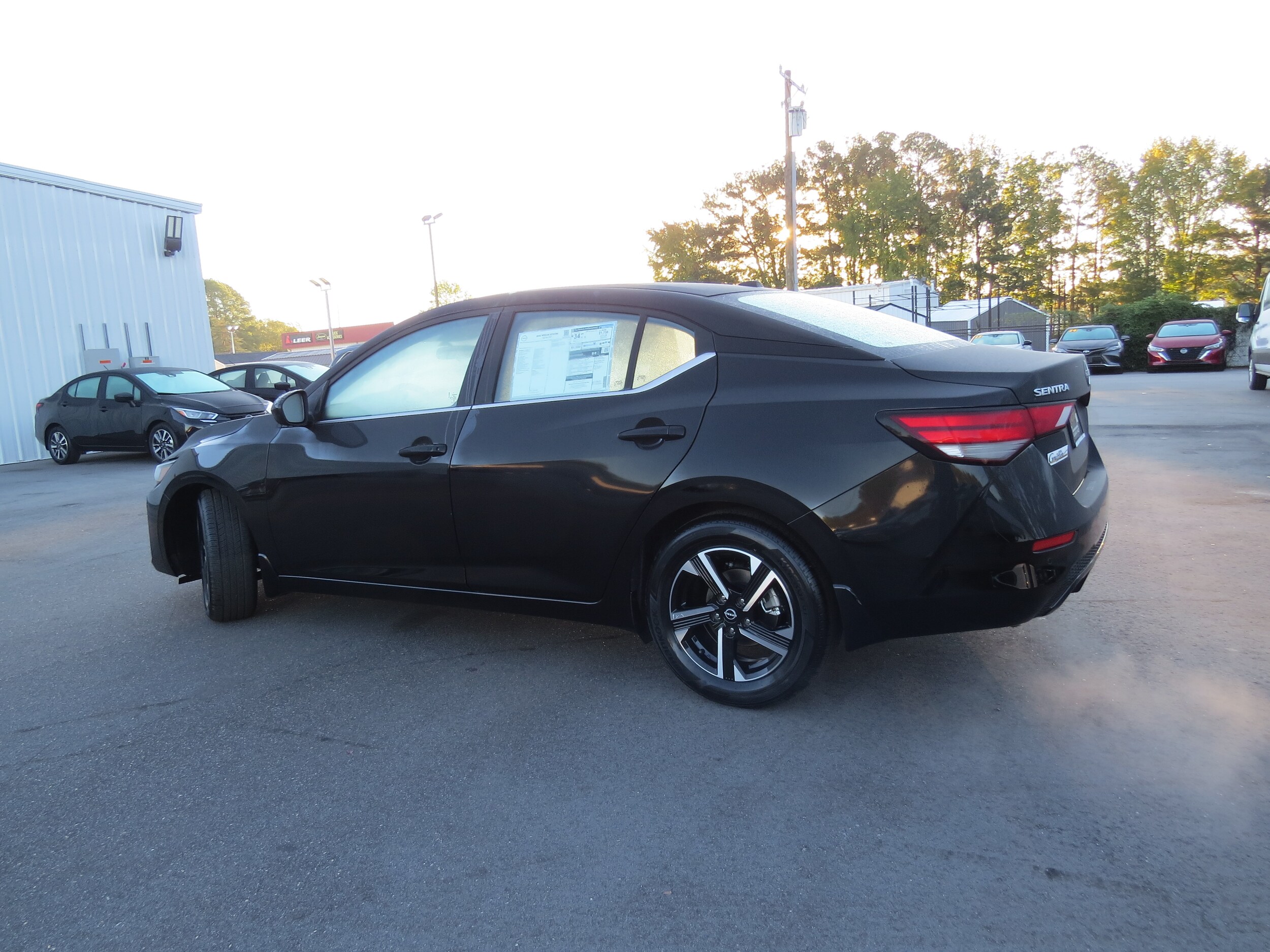 2025 Nissan Sentra SV photo 4