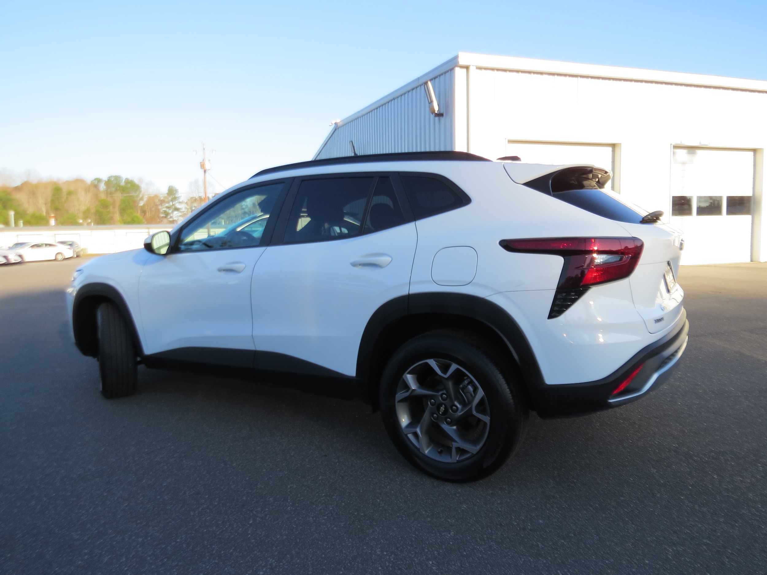 2025 Chevrolet Trax LT - 3