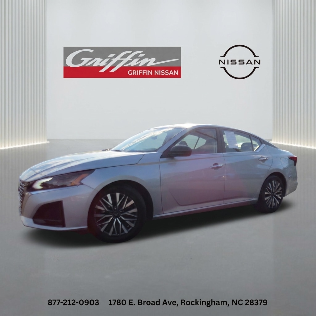 Used 2025 Nissan Altima SV Car