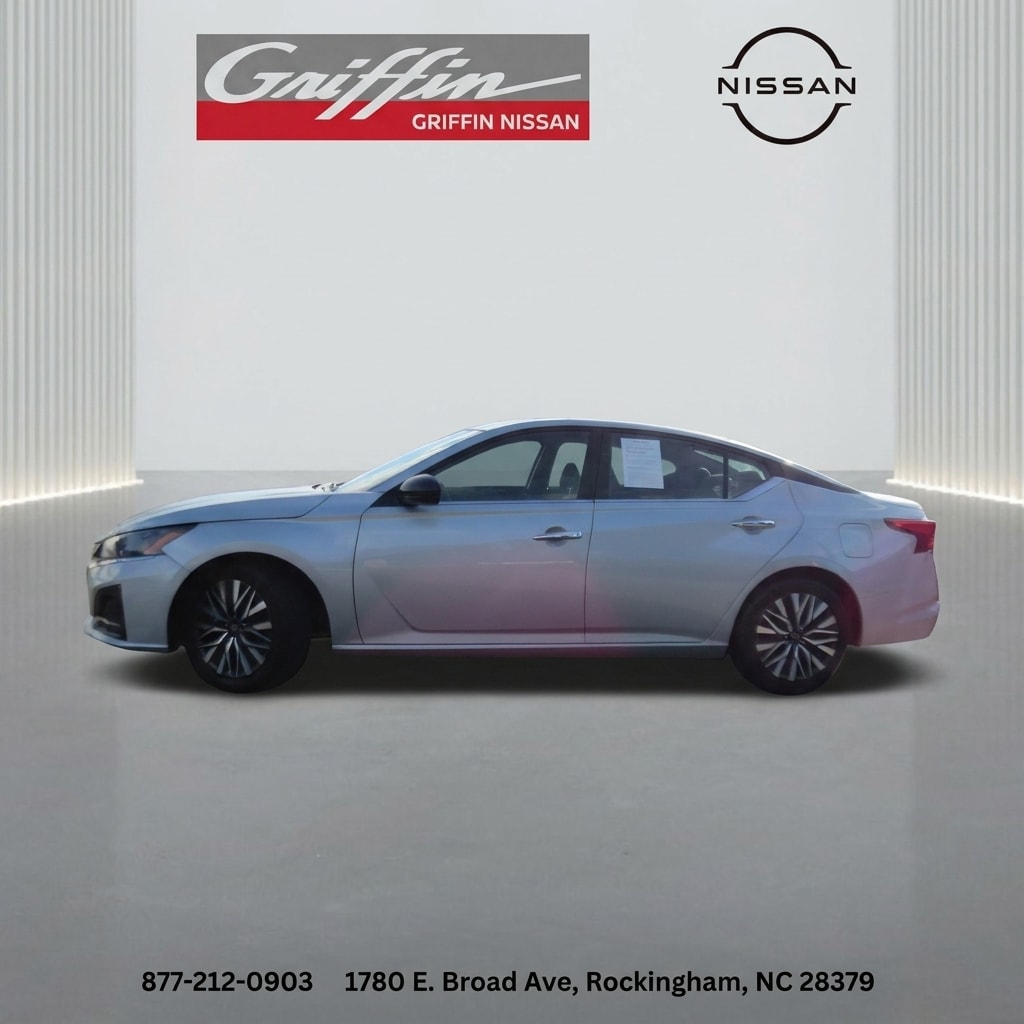 Used 2025 Nissan Altima SV Car