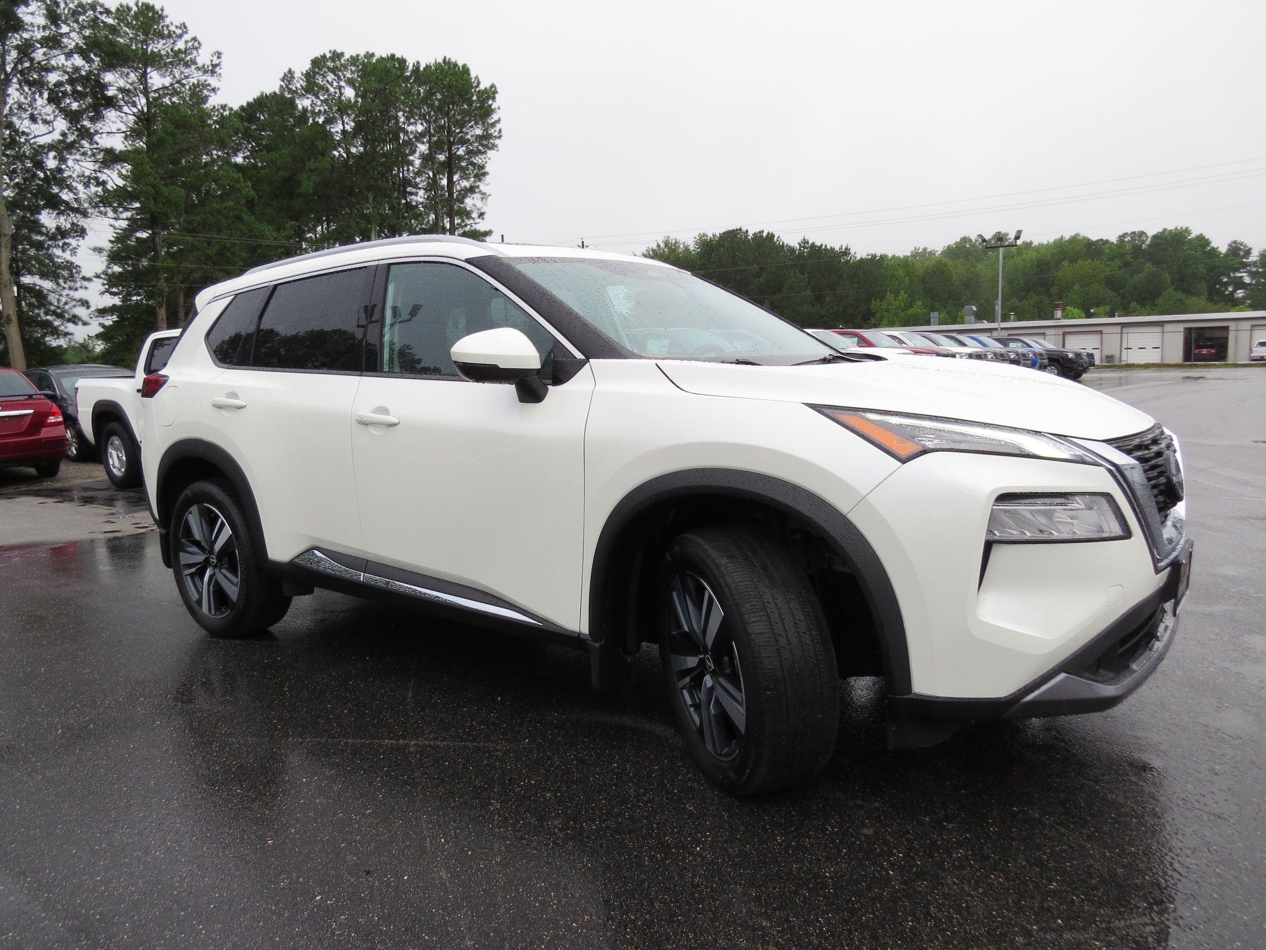 2023 Nissan Rogue SL - 7