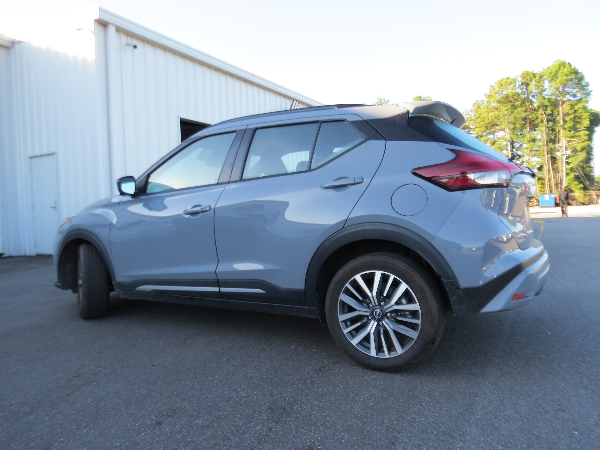 2024 Nissan Kicks SR photo 4