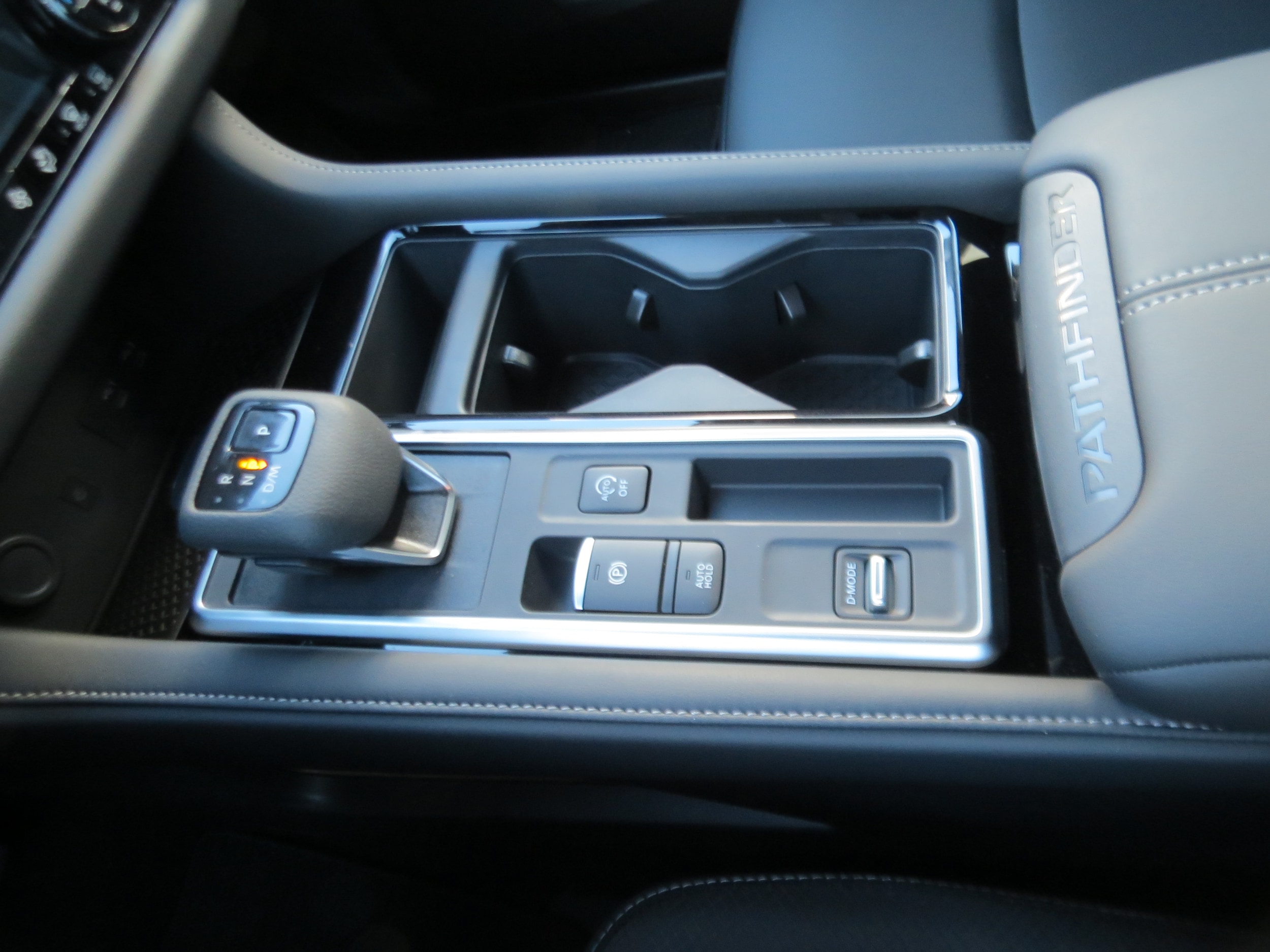 2026 Nissan Pathfinder SL Everest White Pearl Tricoat at Griffin Nissan