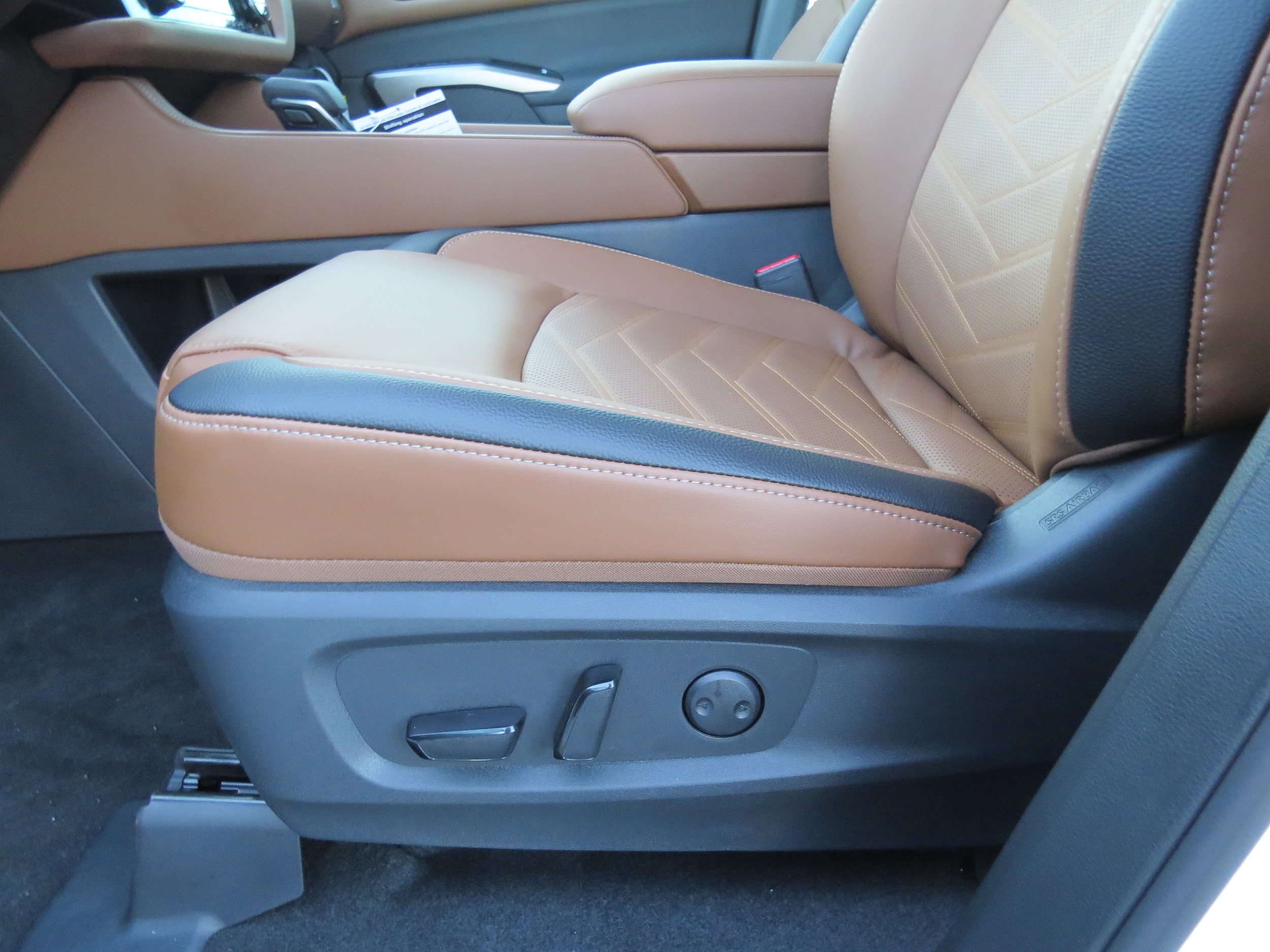 2025 Nissan Pathfinder Platinum Everest White Pearl Tricoat at Griffin Nissan