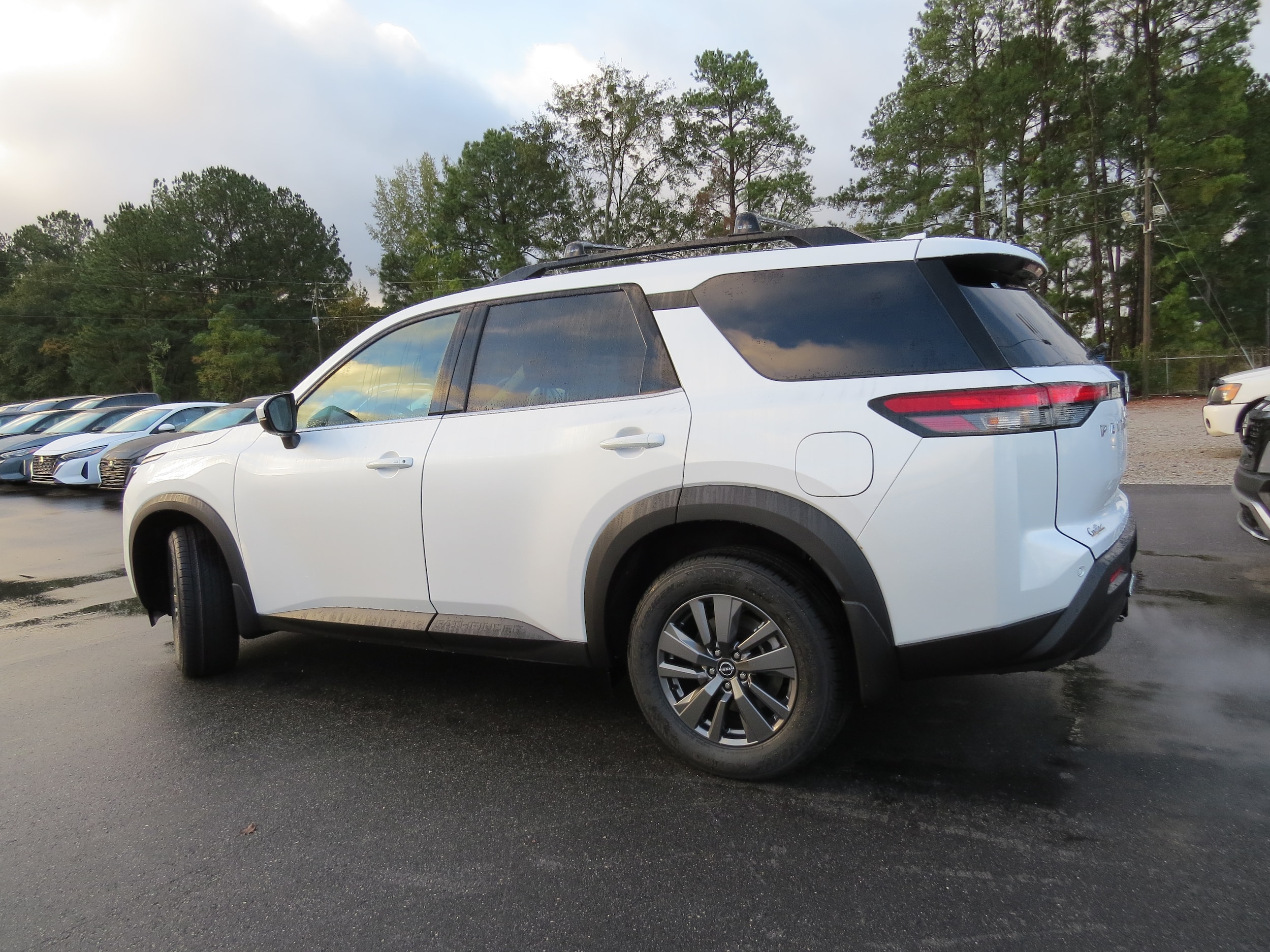 2025 Nissan Pathfinder SV Everest White Pearl Tricoat at Griffin Nissan