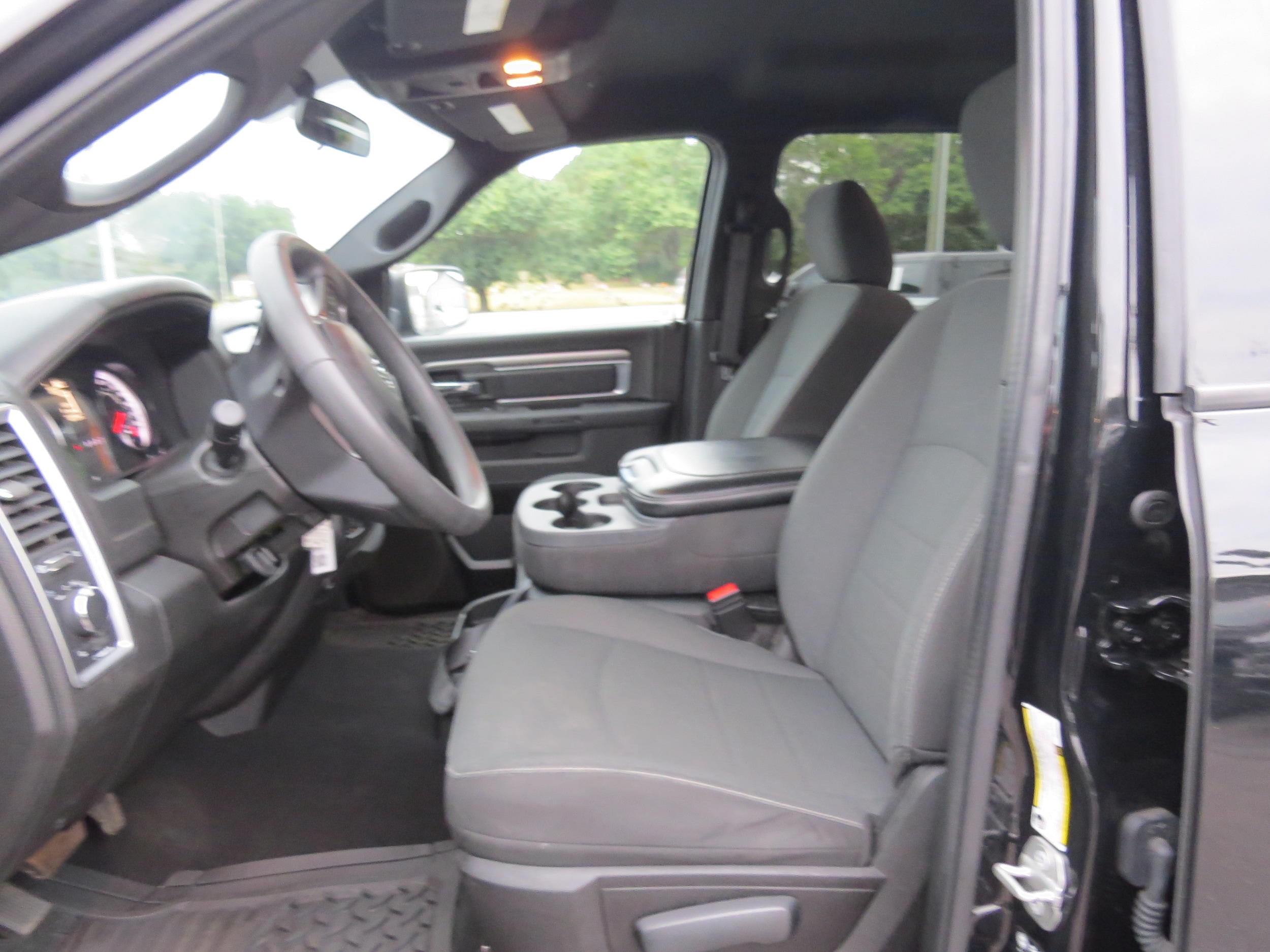 2024 Ram 1500 Classic Warlock - 10