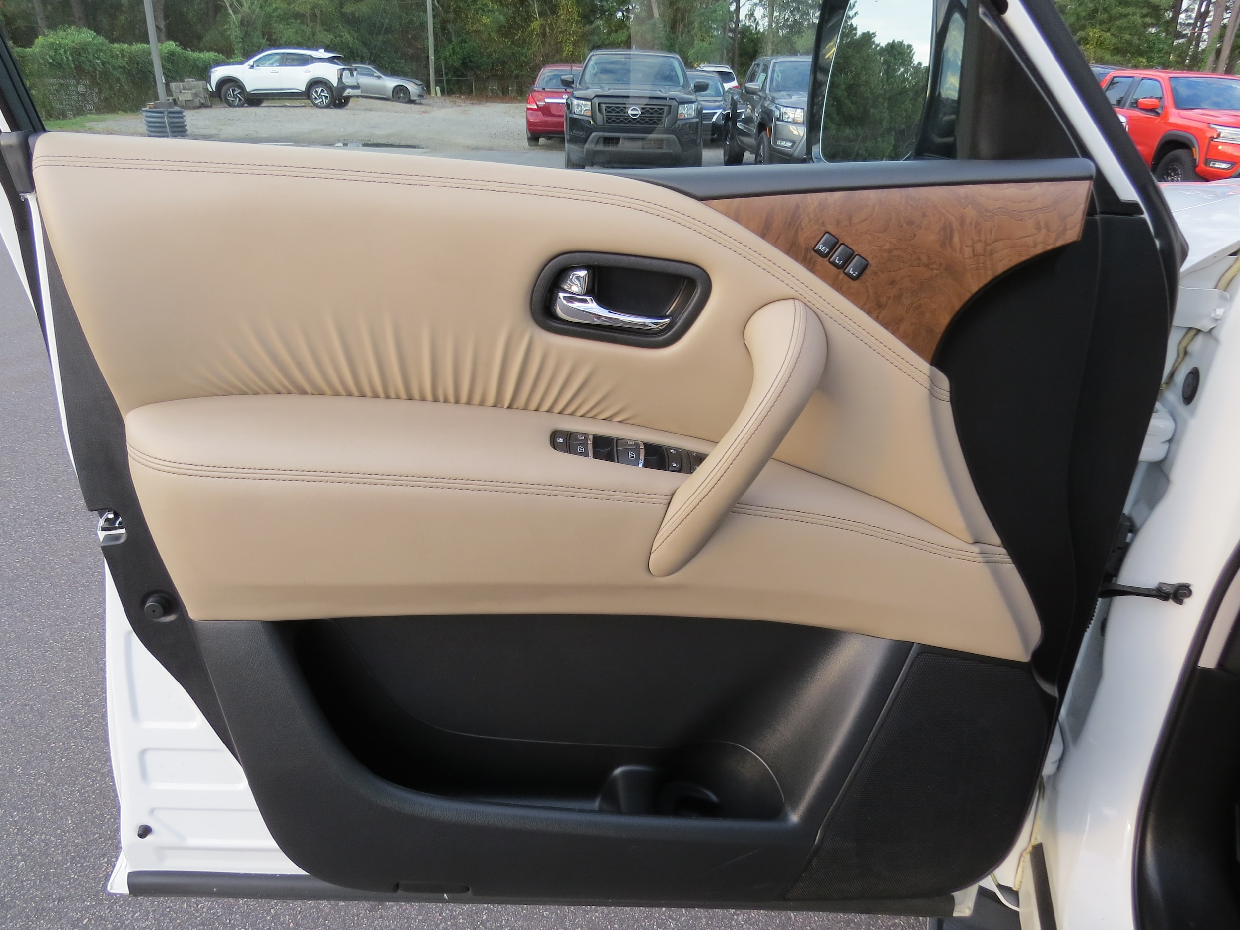 2023 Nissan Armada SL Aspen White Tricoat at Griffin Nissan