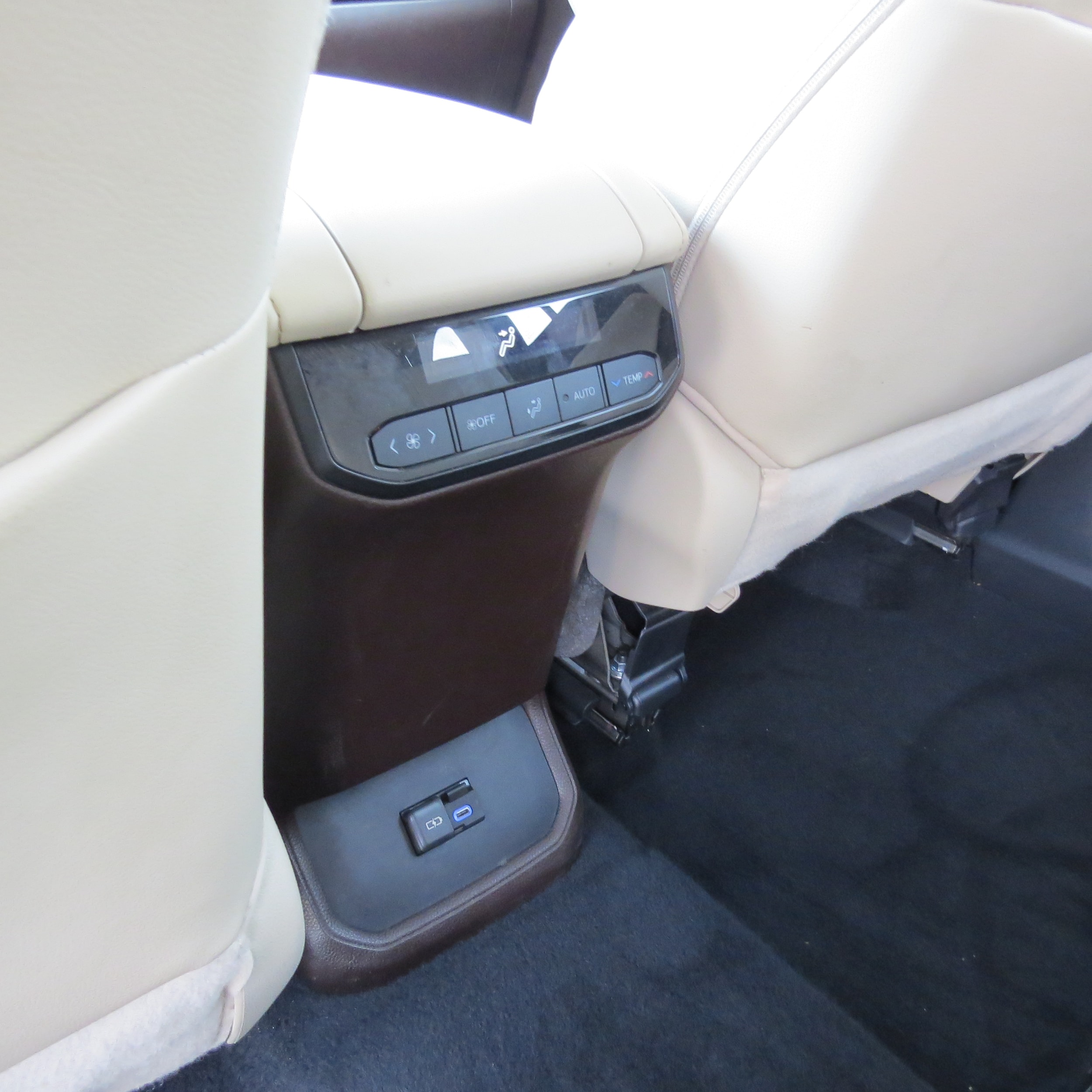 2022 Toyota Highlander XLE Black at Stokes Toyota Hilton Head