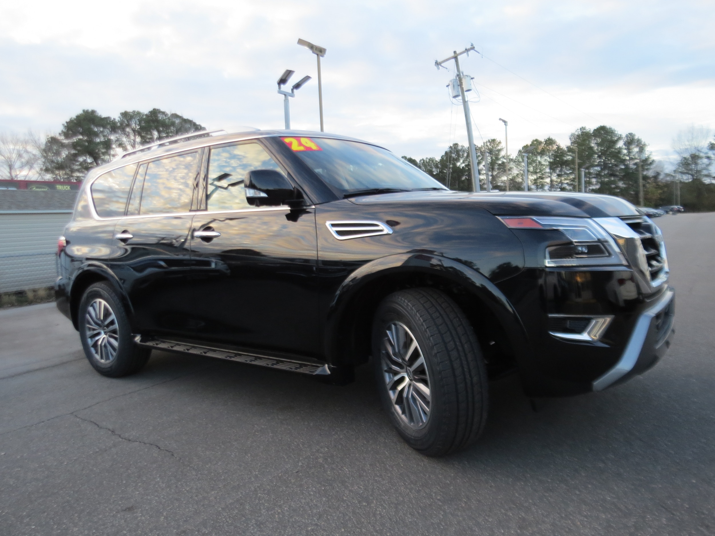 2024 Nissan Armada SL - 7