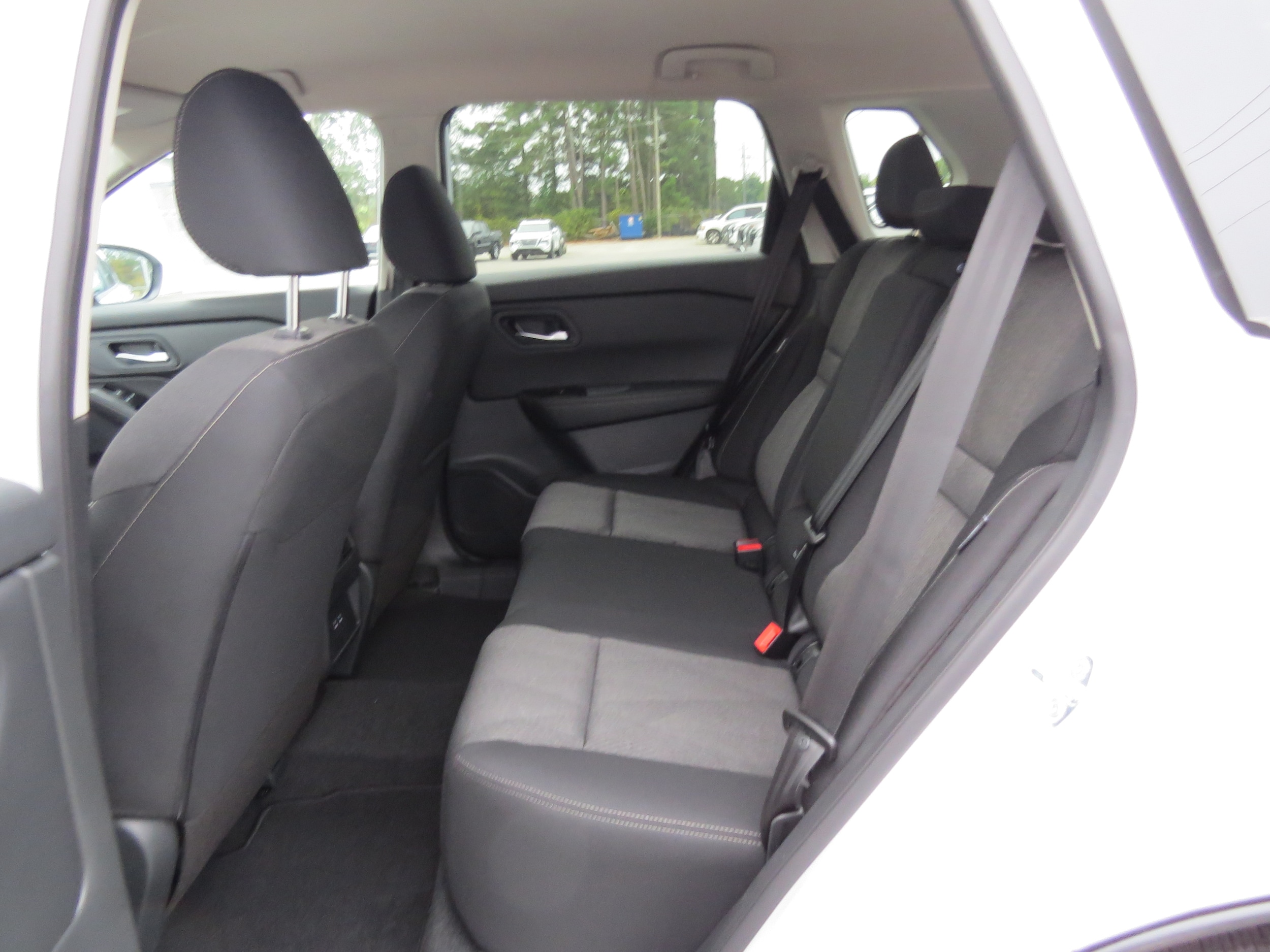 2026 Nissan Rogue SV Everest White Pearl Tricoat at Griffin Nissan