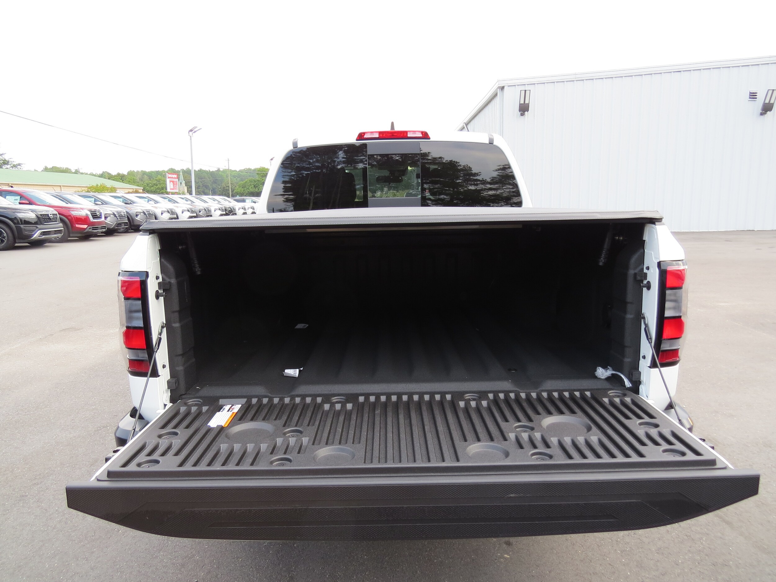 2026 Nissan Frontier S - 11