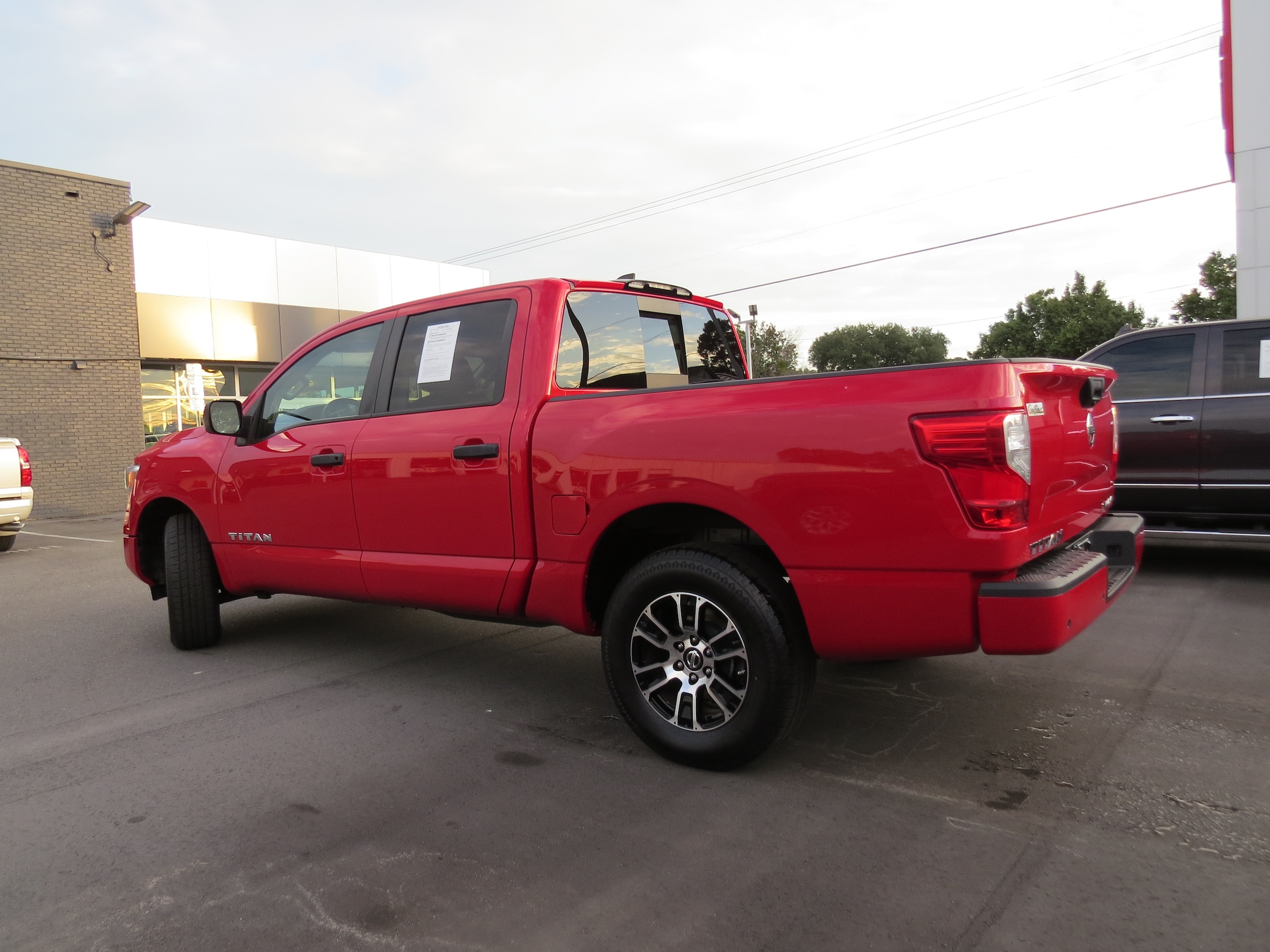 2022 Nissan Titan SV - 3