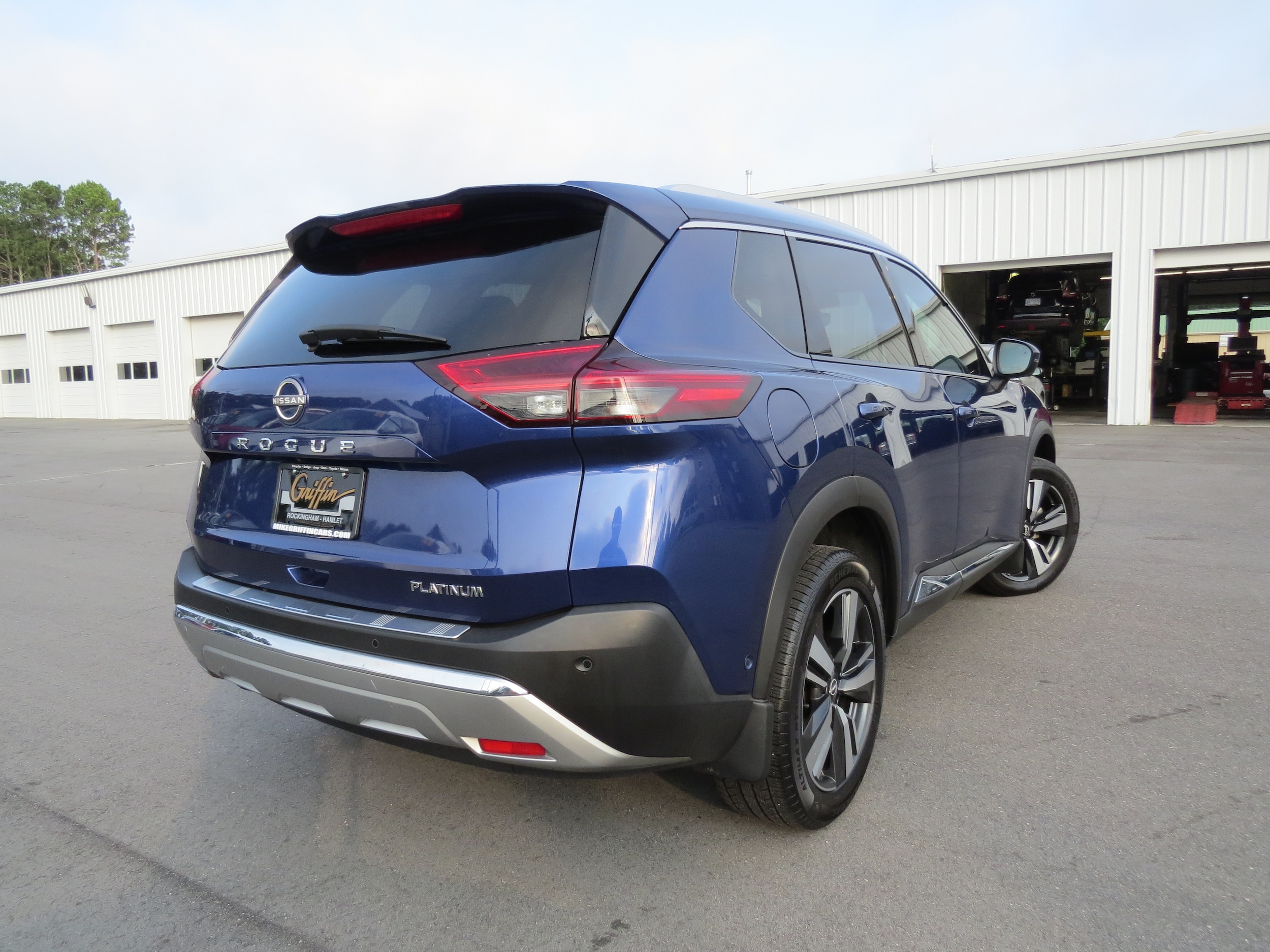 2022 Nissan Rogue Platinum - 4