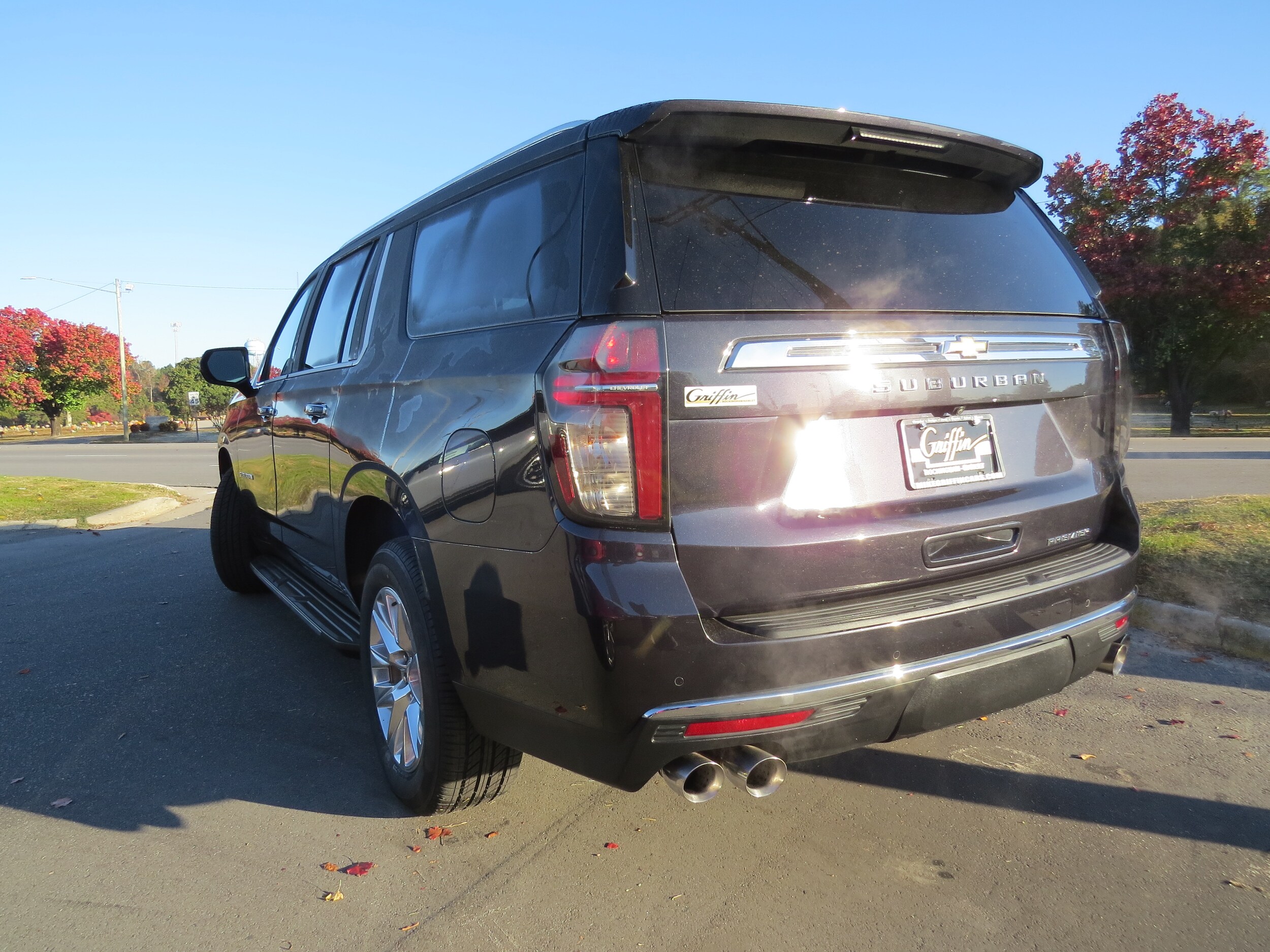 2023 Chevrolet Suburban Premier photo 3
