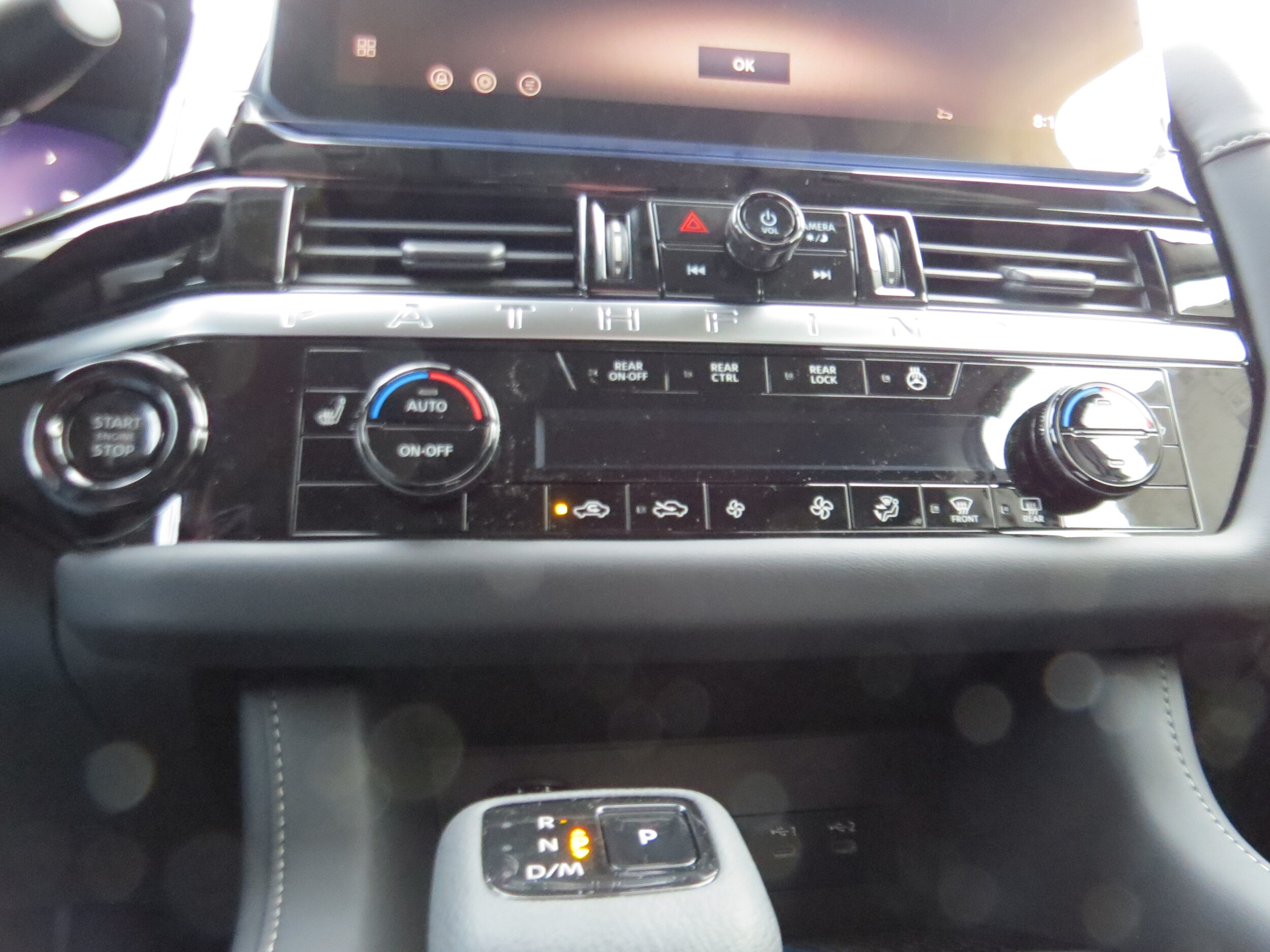 2026 Nissan Pathfinder SL Everest White Pearl Tricoat at Griffin Nissan