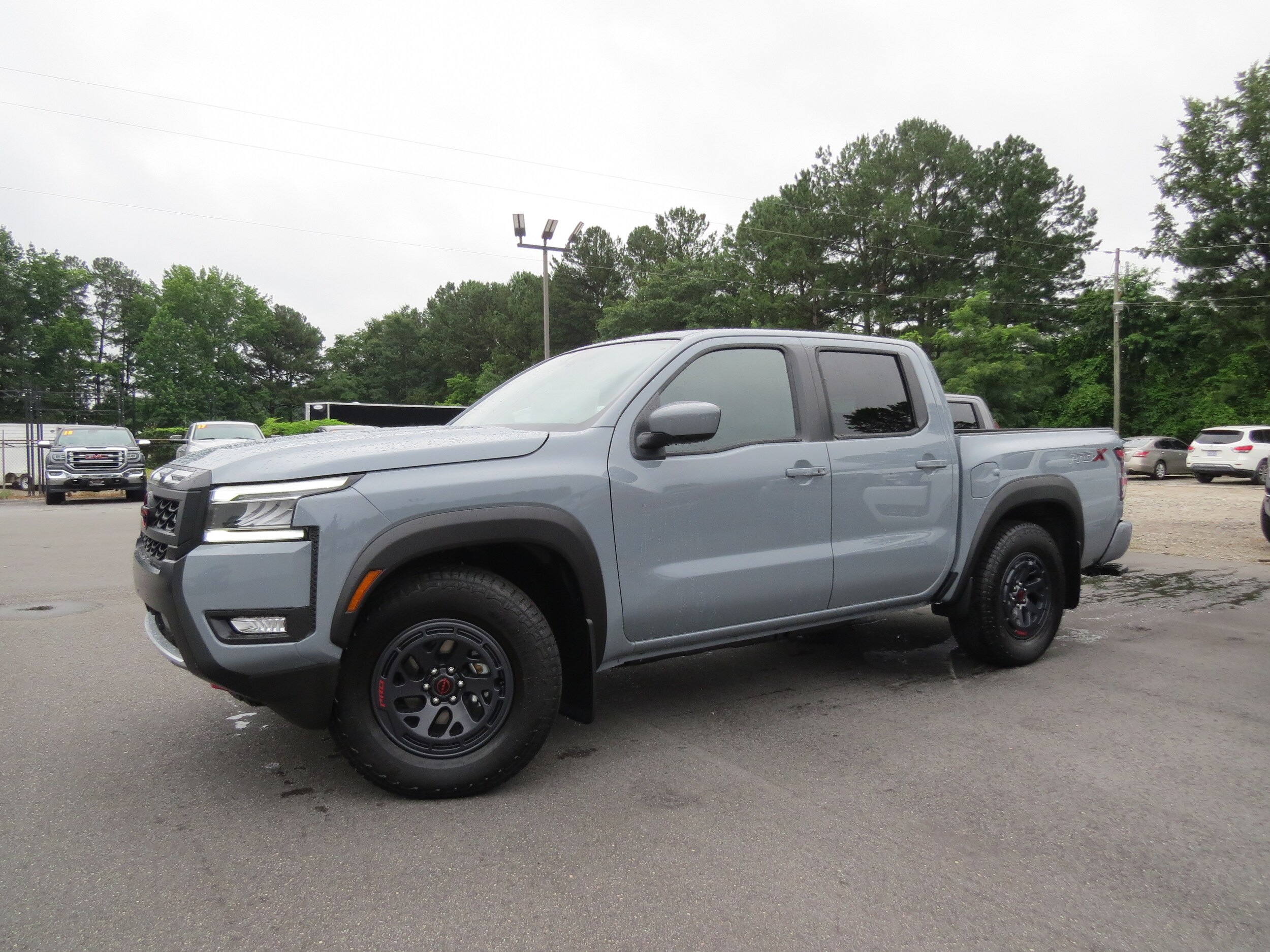2025 Nissan Frontier PRO-X photo 2