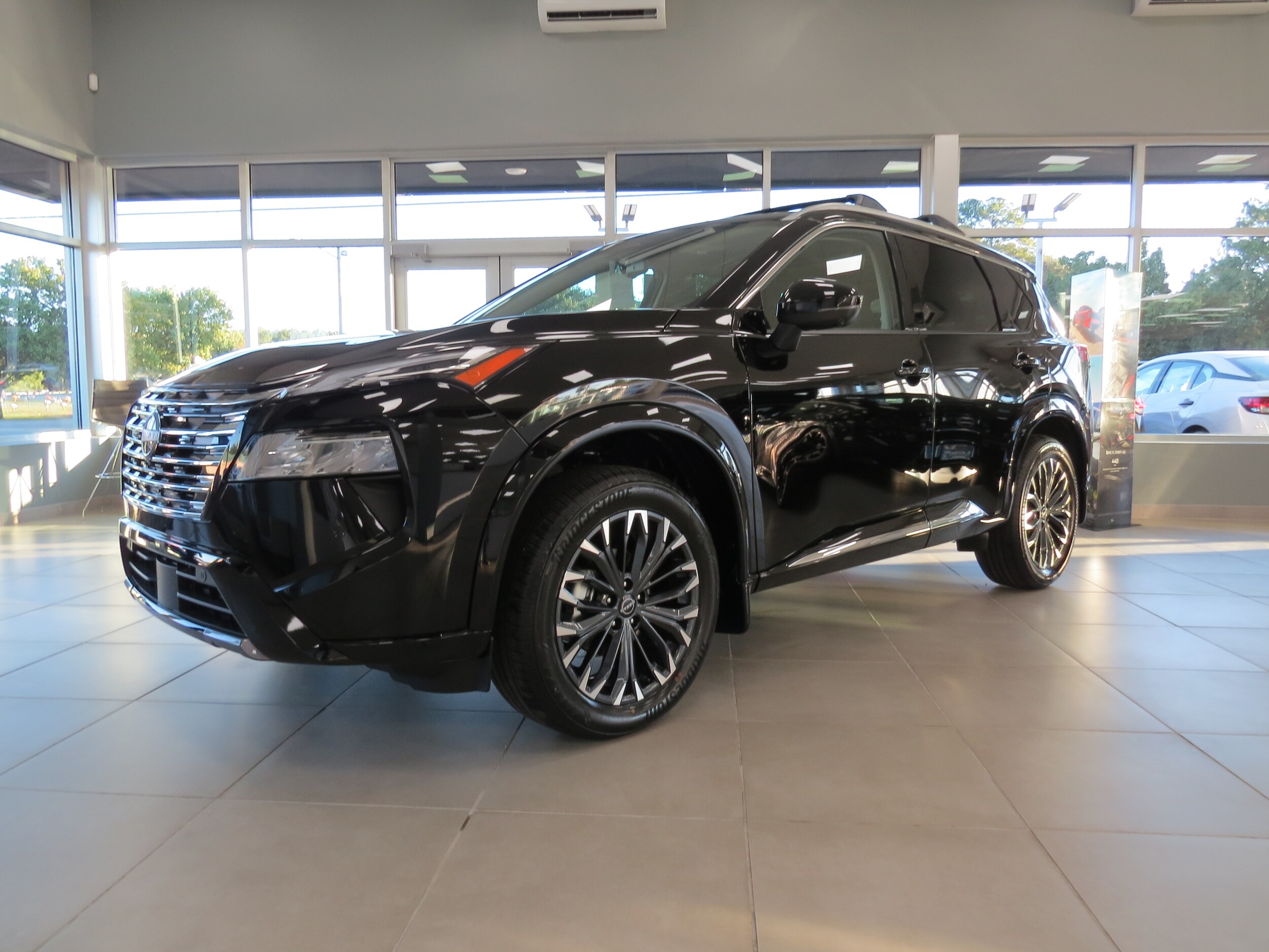 2026 Nissan Rogue Platinum photo 3