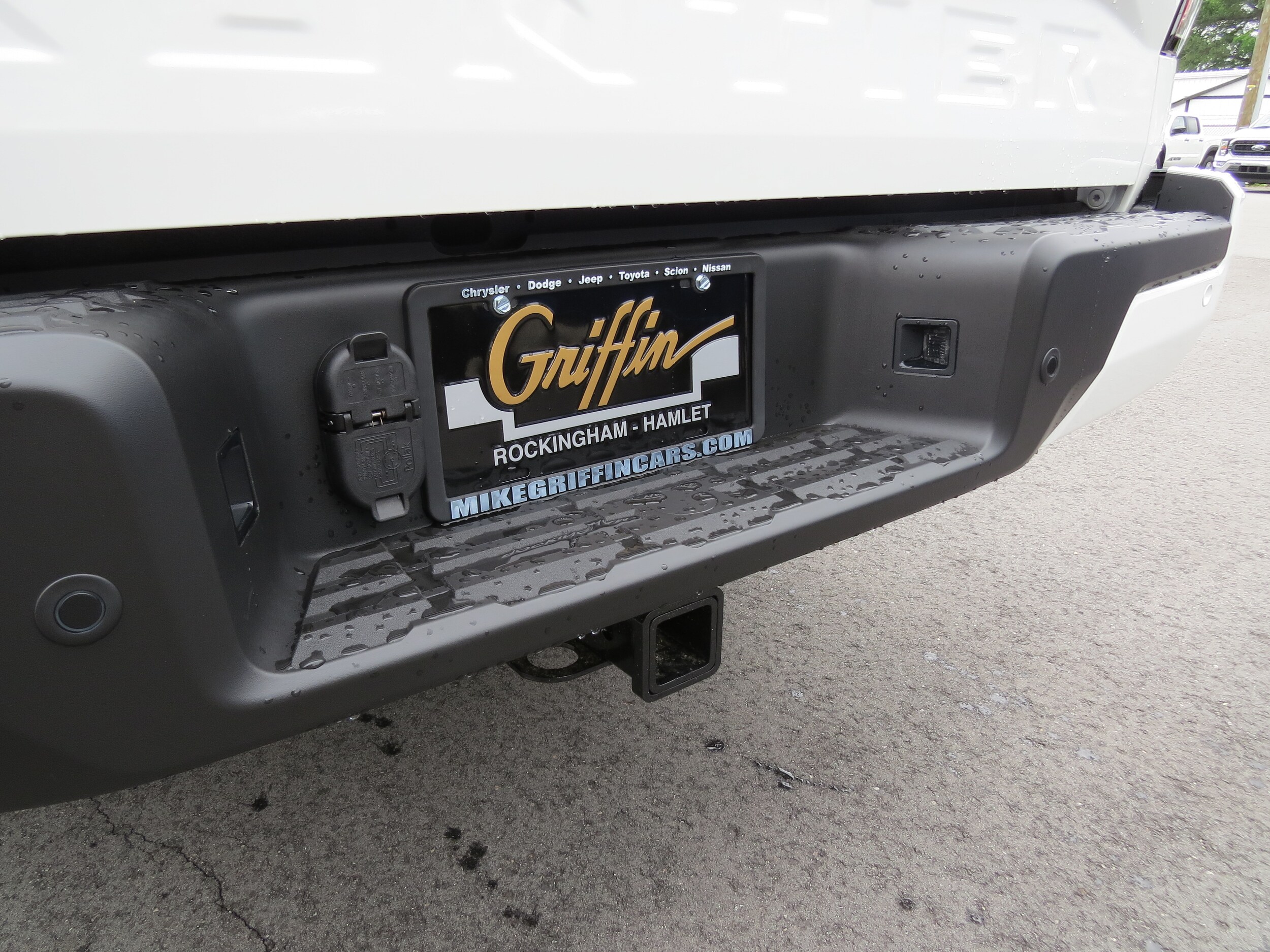 2025 Nissan Frontier SV - 11