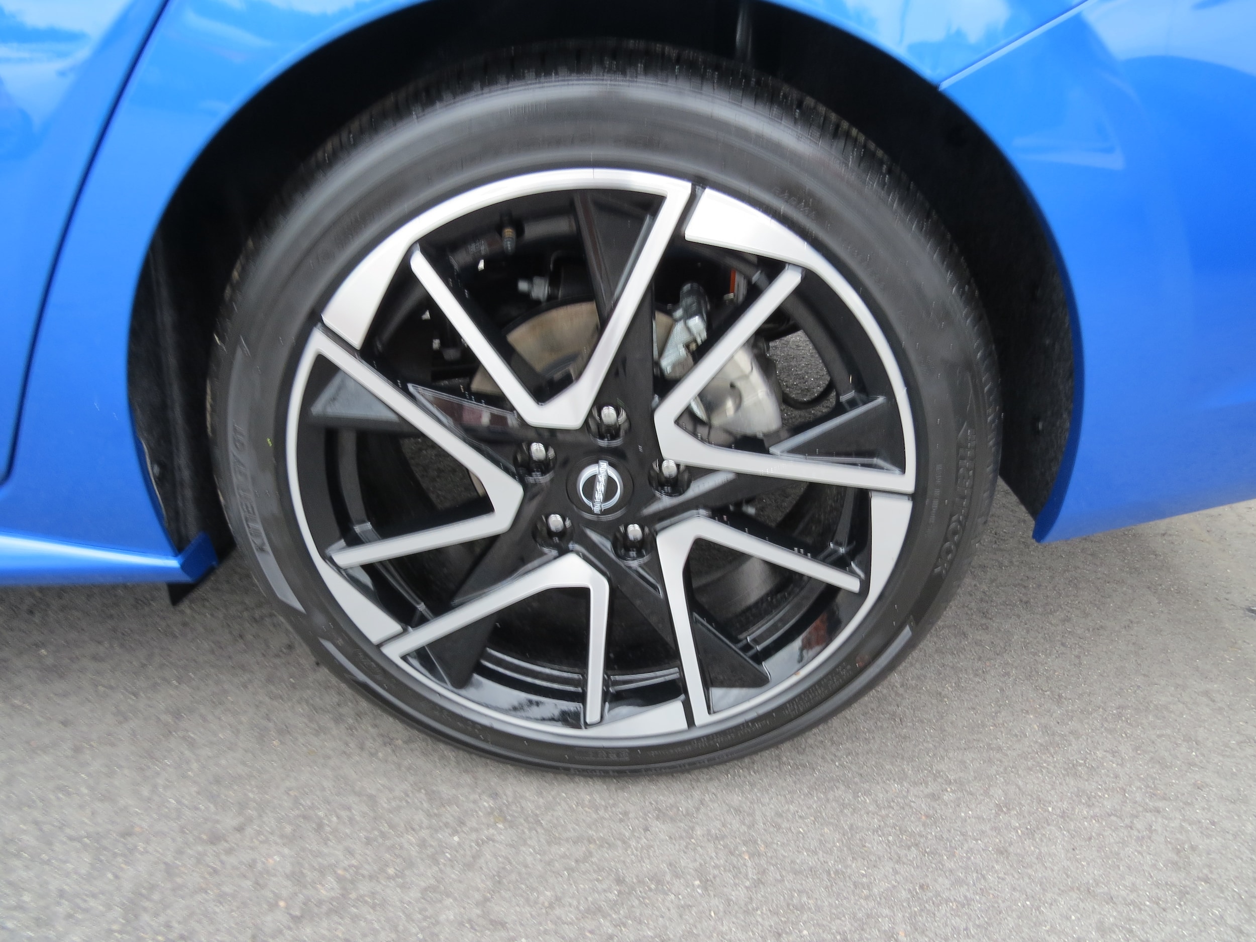 2025 Nissan Sentra SR Electric Blue/Super Black at Griffin Nissan