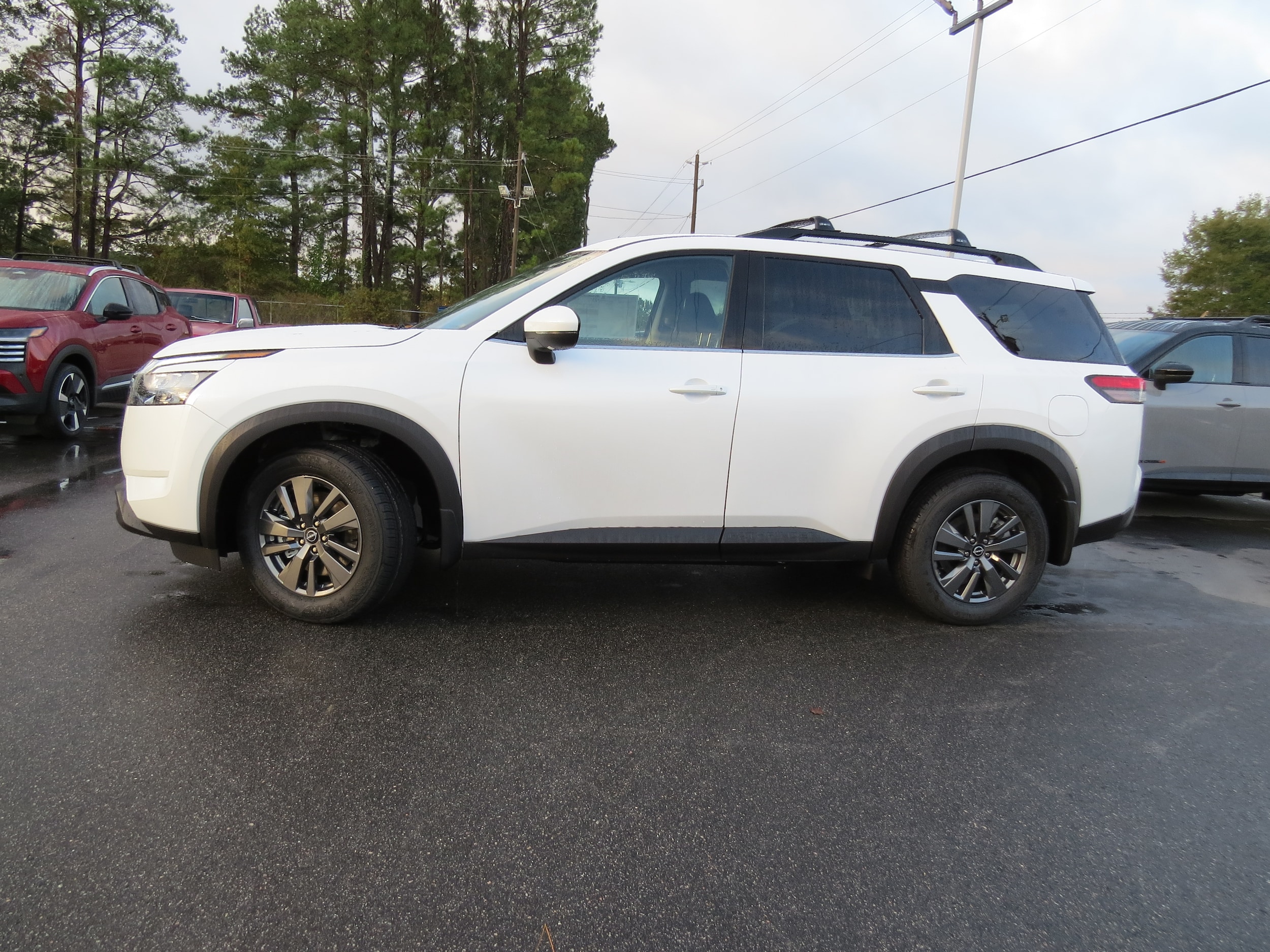 2025 Nissan Pathfinder SV Everest White Pearl Tricoat at Griffin Nissan