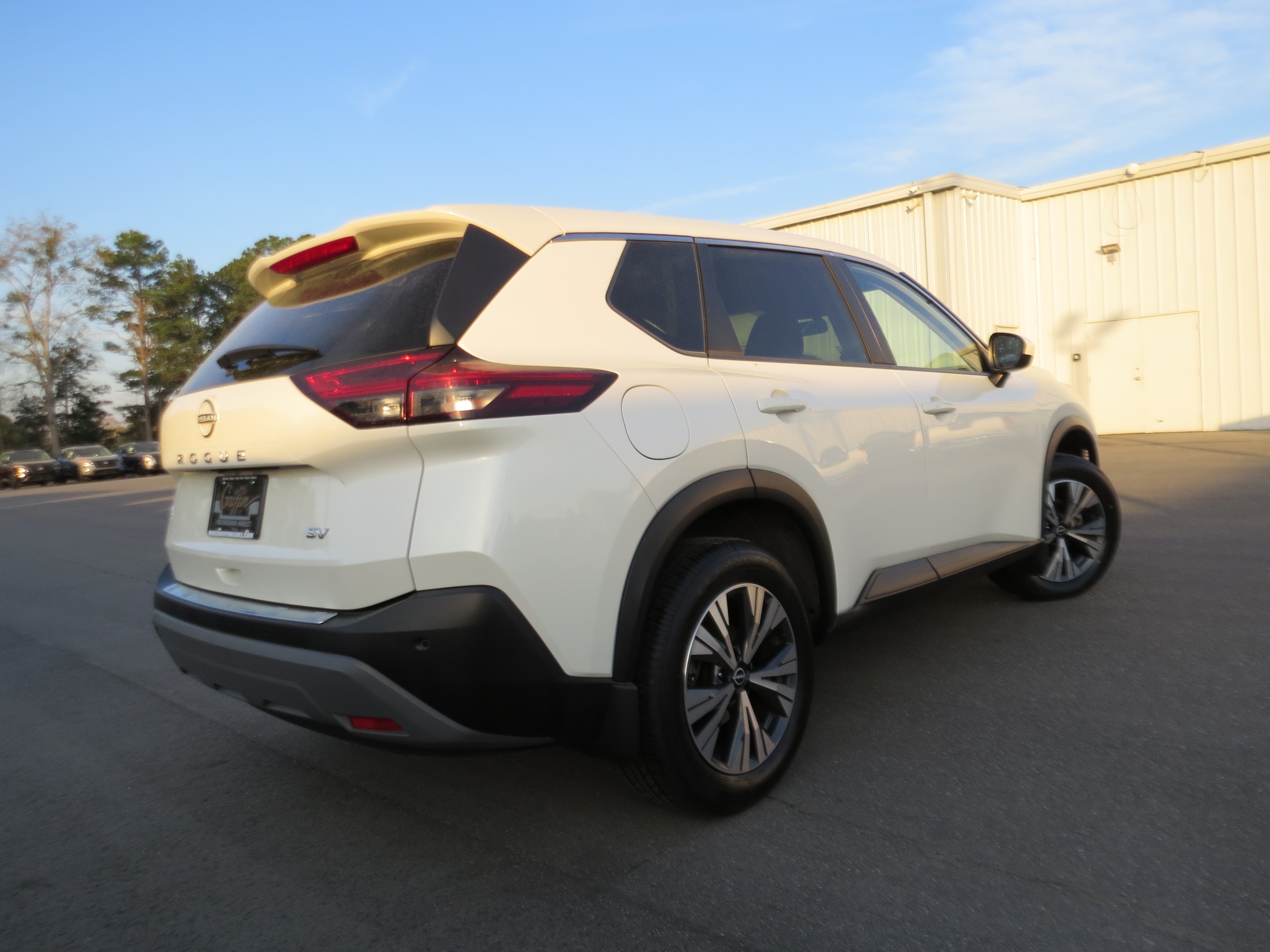 2023 Nissan Rogue SV Pearl White Tricoat at Griffin Nissan
