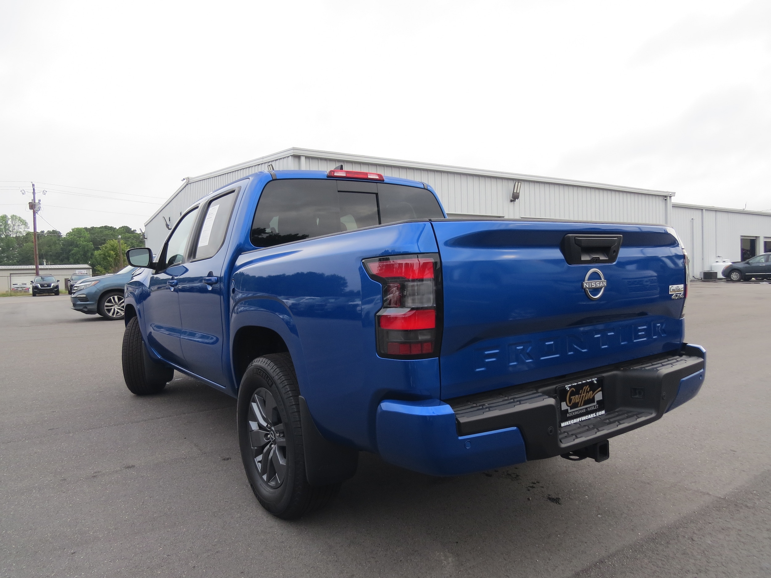 2025 Nissan Frontier SV - 4