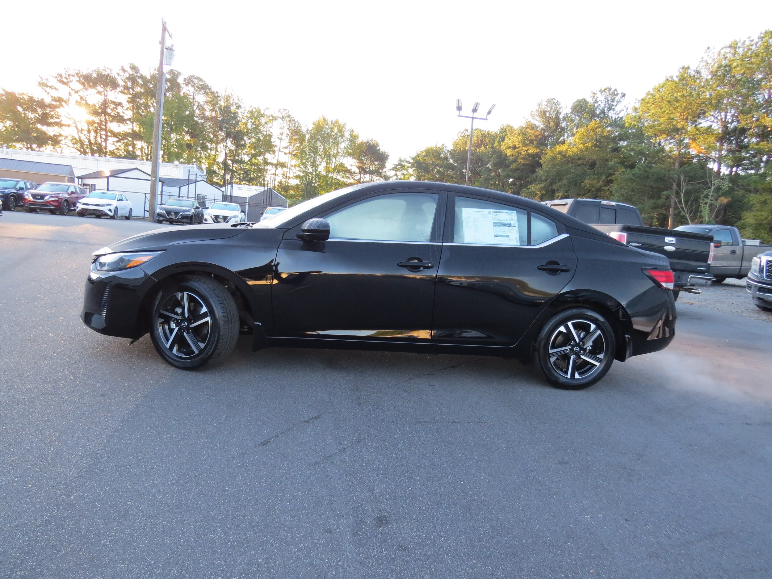 2025 Nissan Sentra SV photo 3