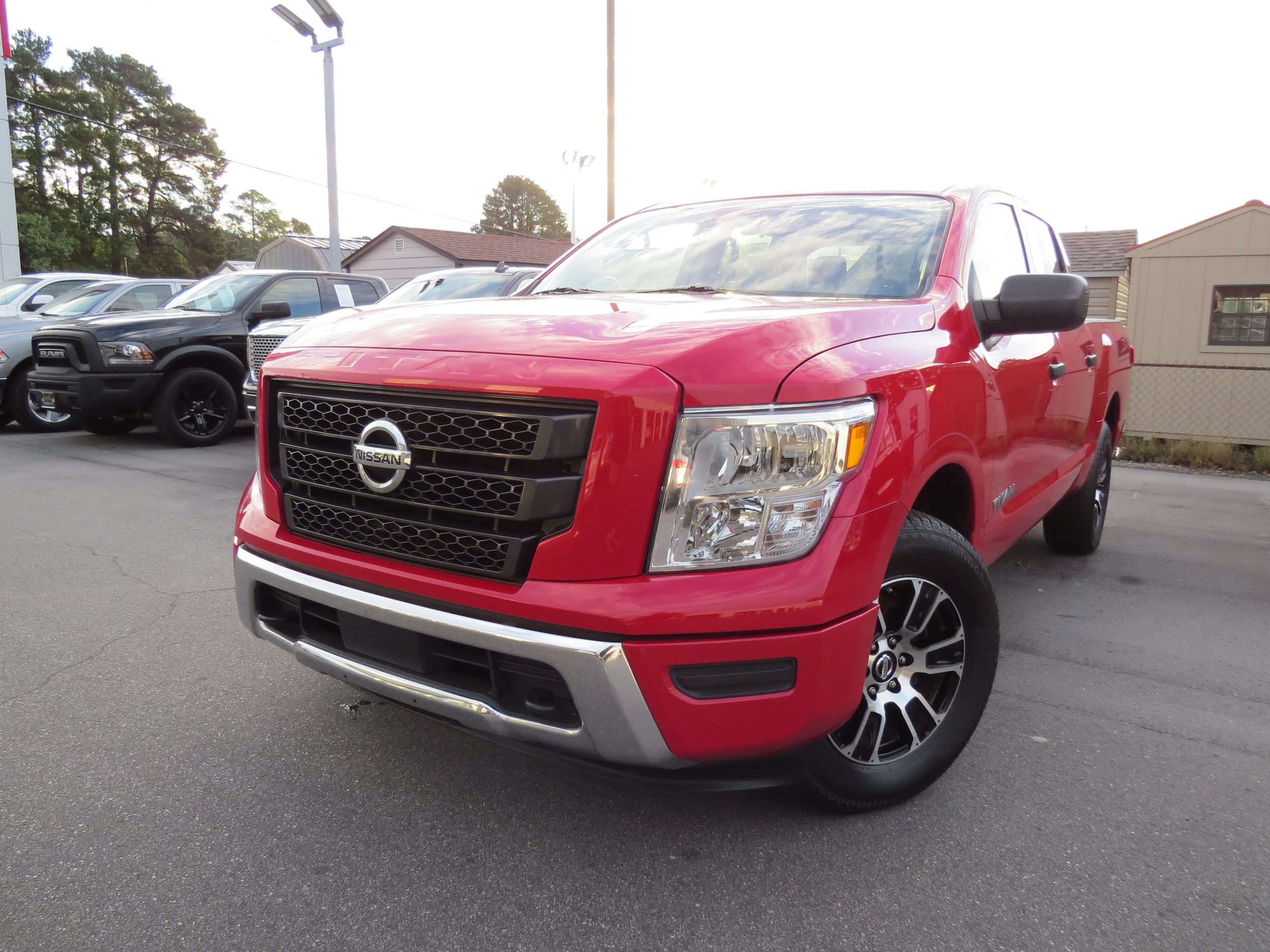 2022 Nissan Titan SV - 7
