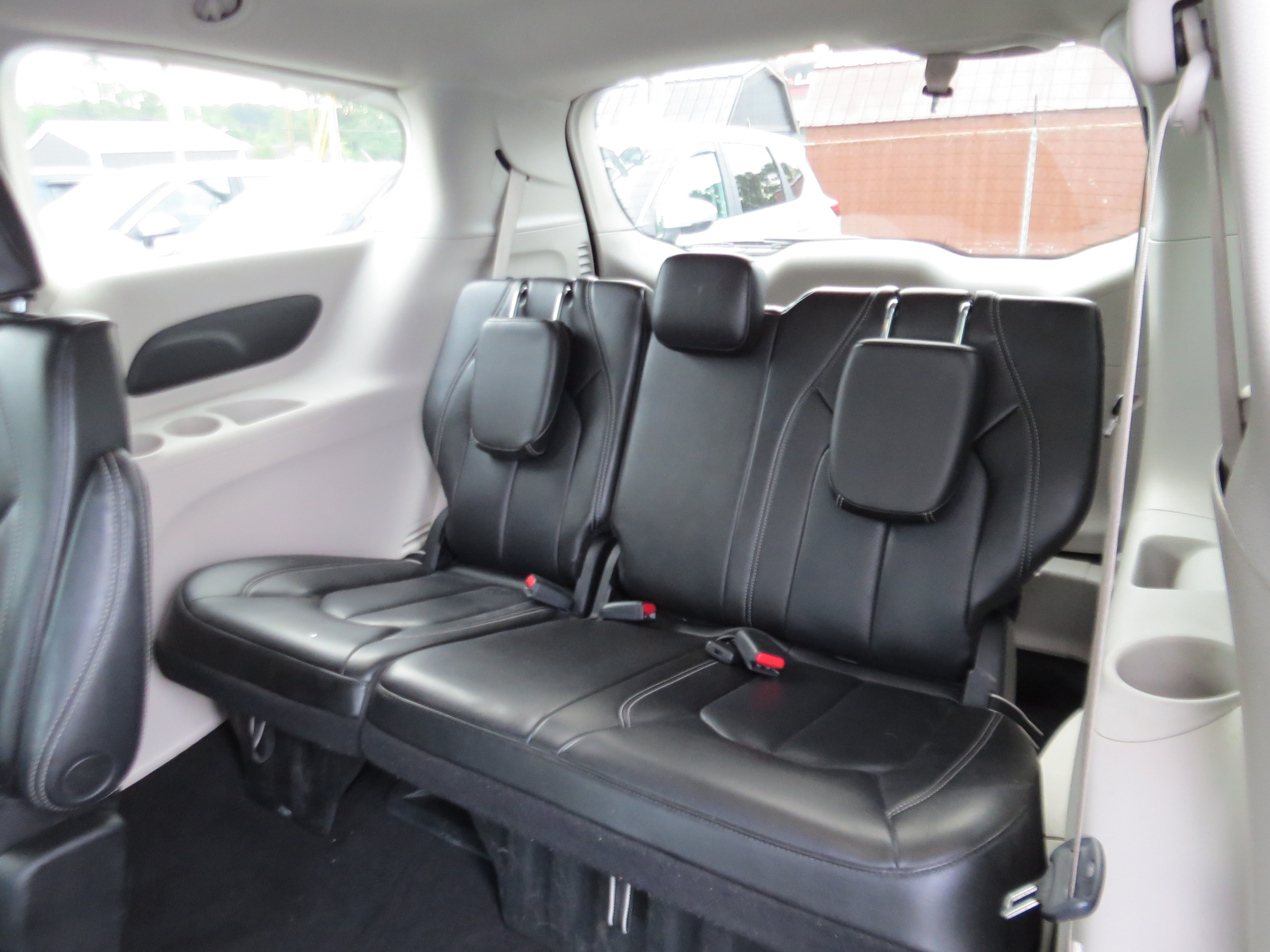 2023 Chrysler Pacifica Touring L Granite Crystal Metallic Clearcoat at Griffin CDJR