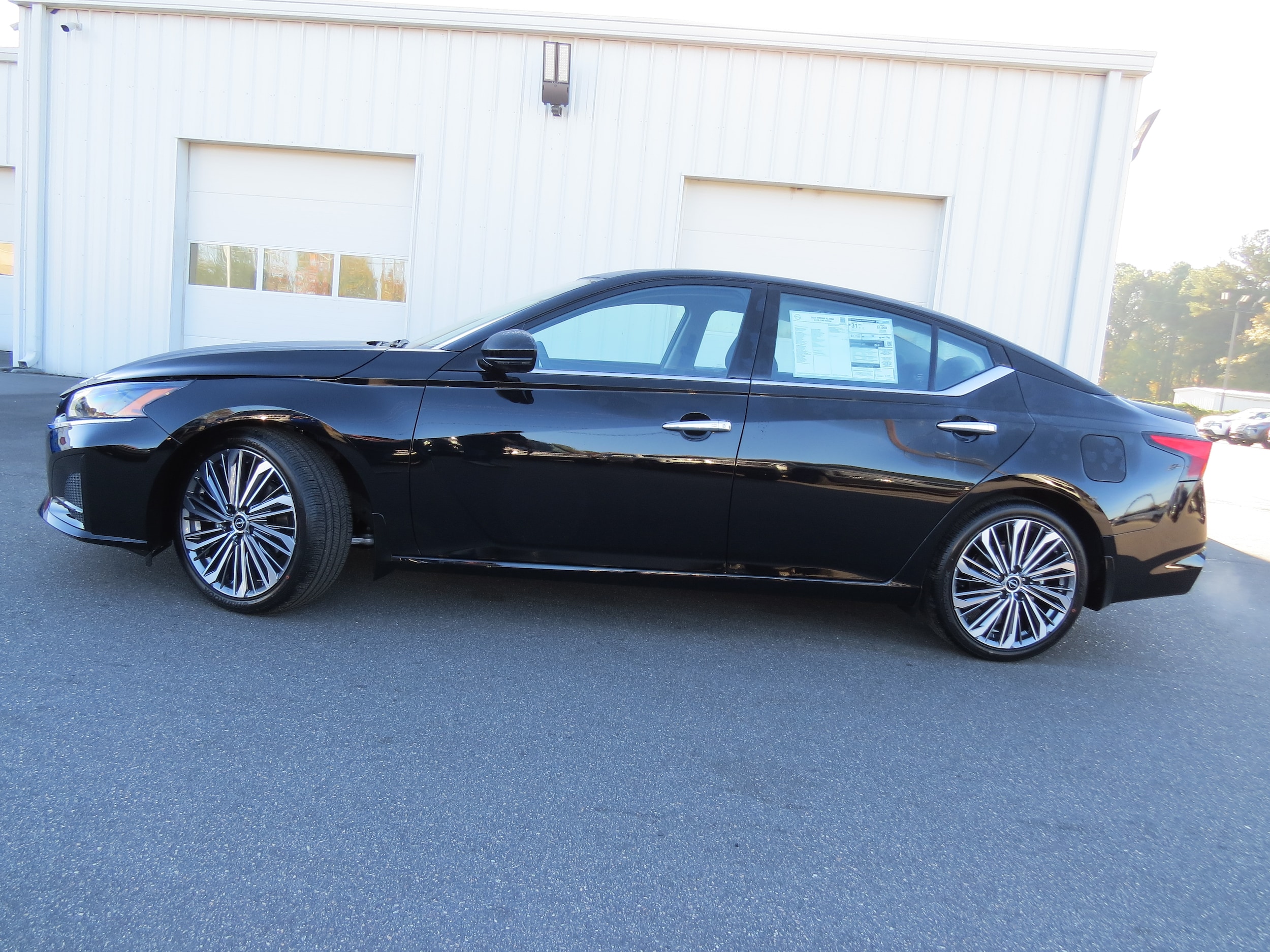 2025 Nissan Altima SL Super Black at Payless Car Sales