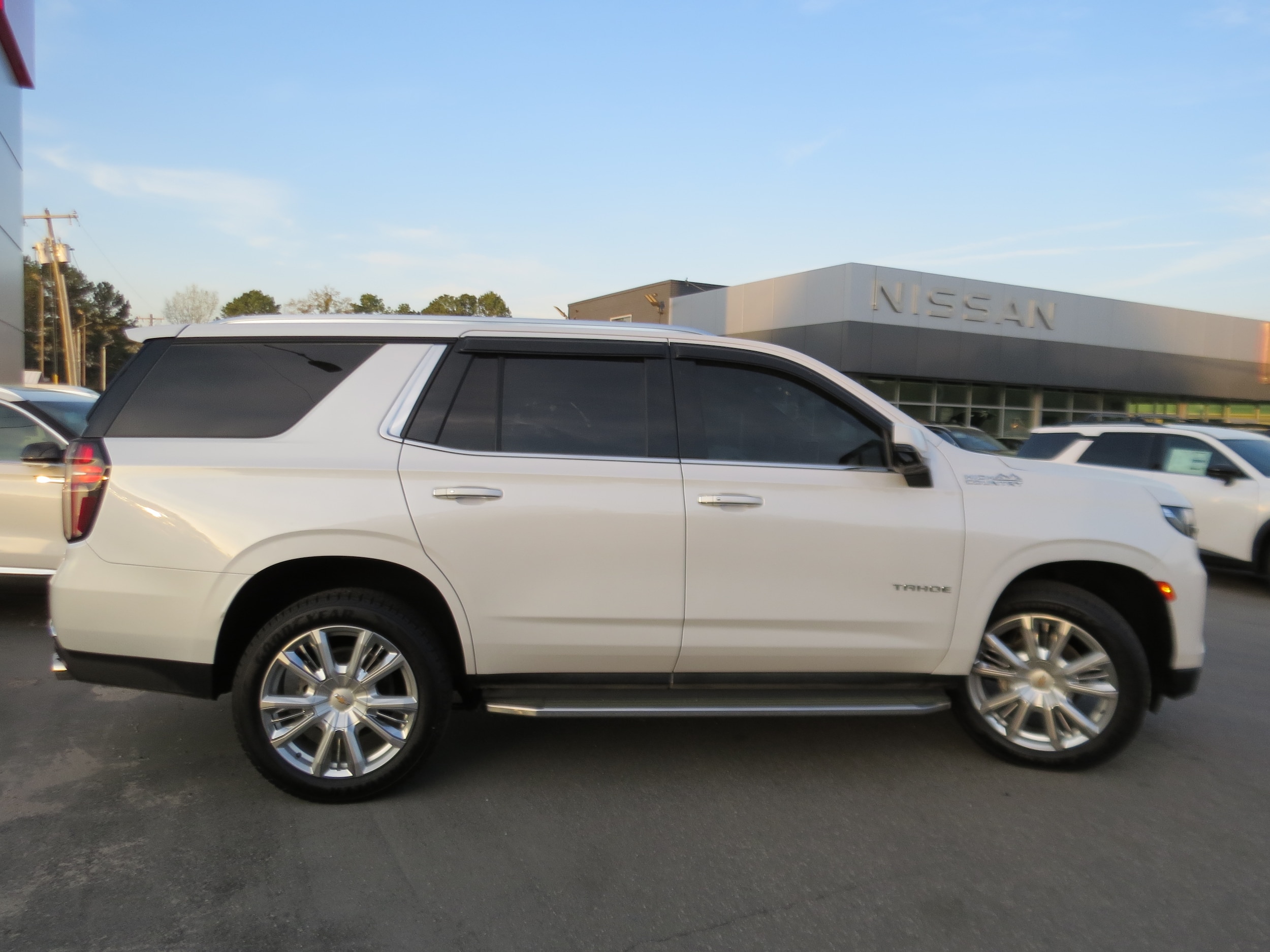 2021 Chevrolet Tahoe High Country Iridescent Pearl Tricoat at Crews Chevrolet