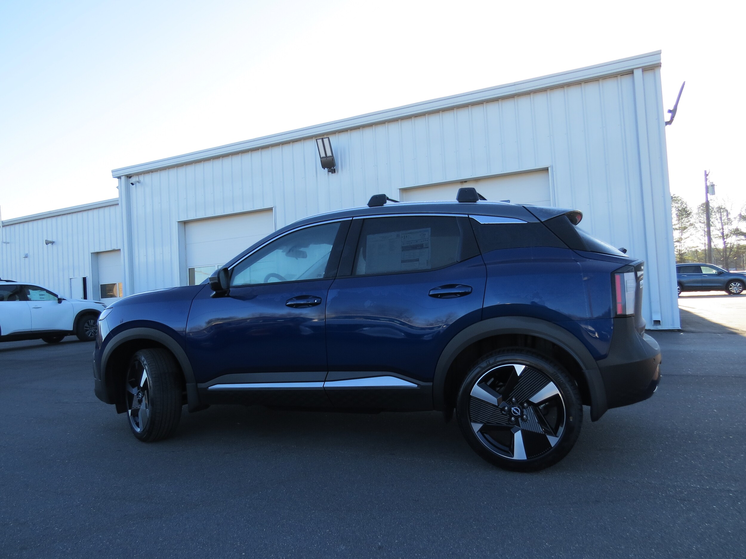 2025 Nissan Kicks SR photo 4