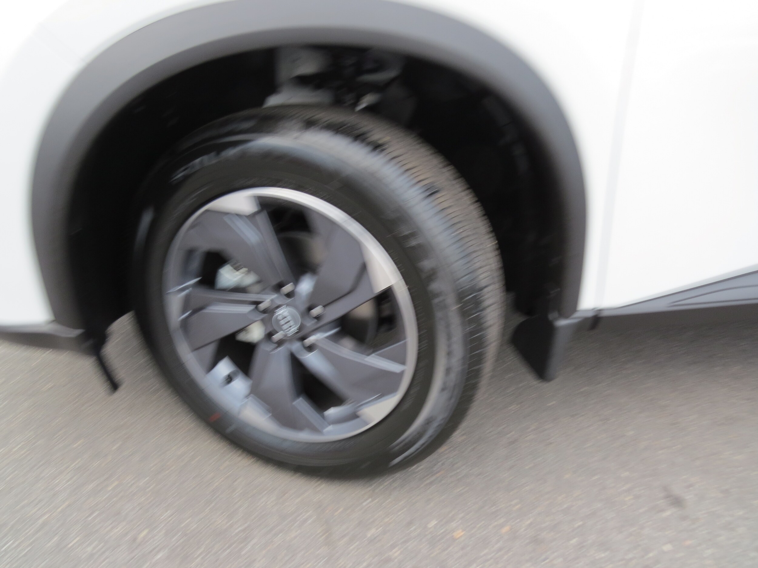 2026 Nissan Rogue SV Everest White Pearl Tricoat at Griffin Nissan