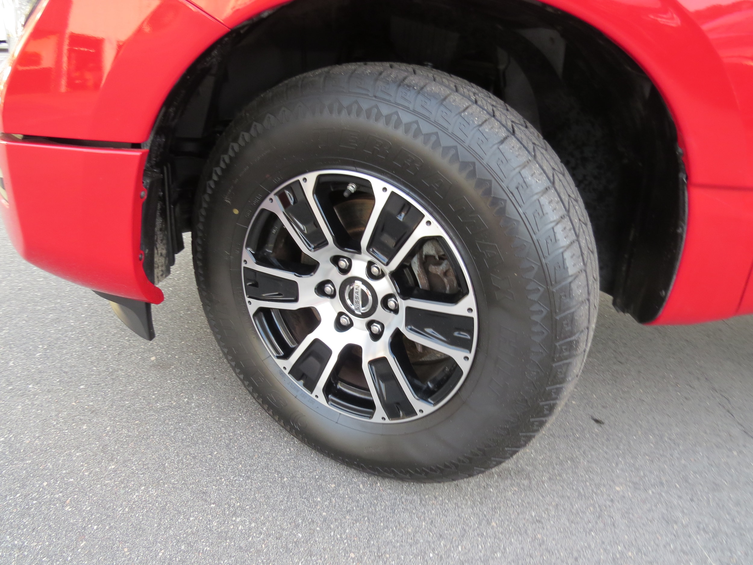 2022 Nissan Titan SV - 8