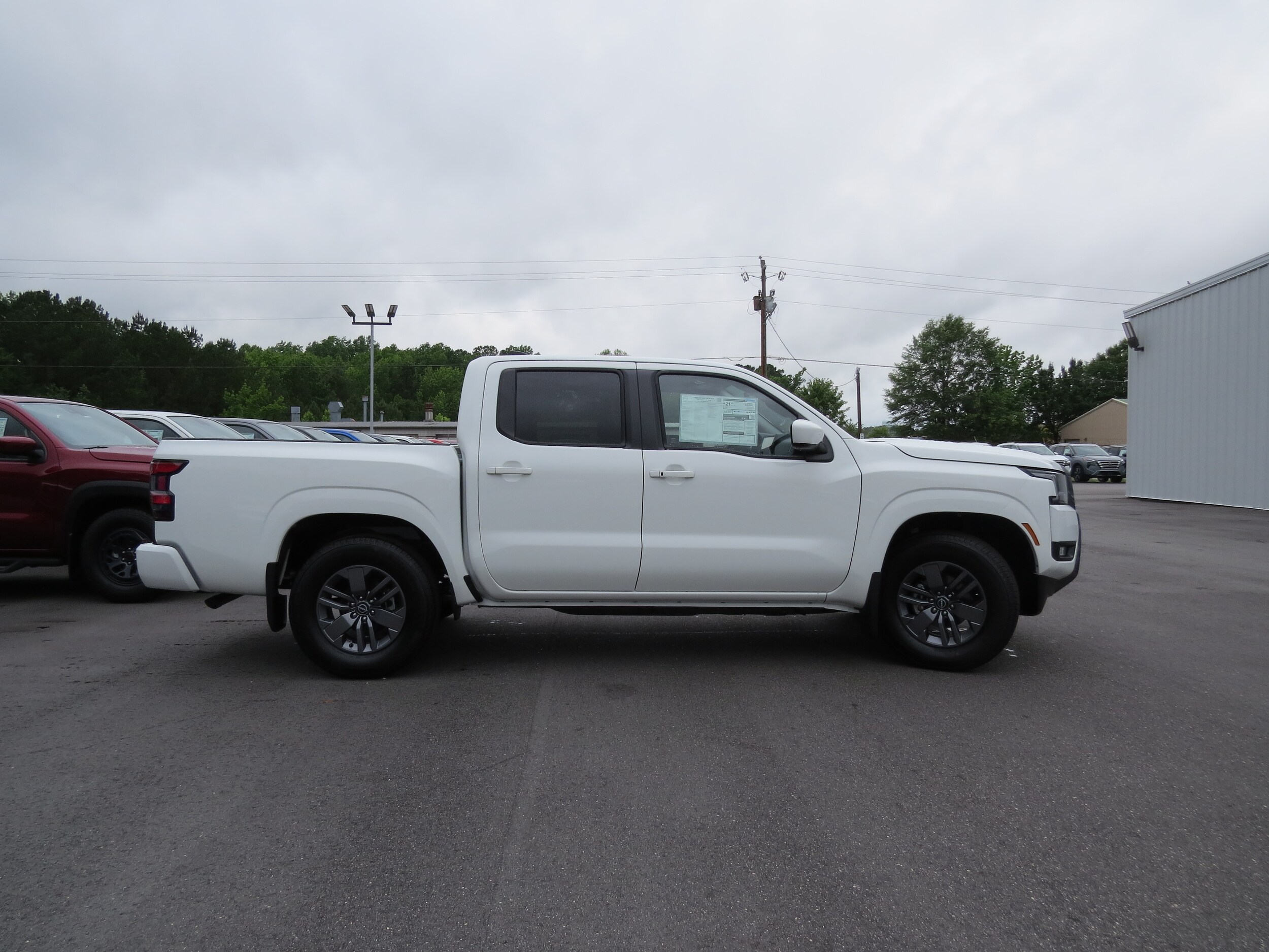 2025 Nissan Frontier SV - 6