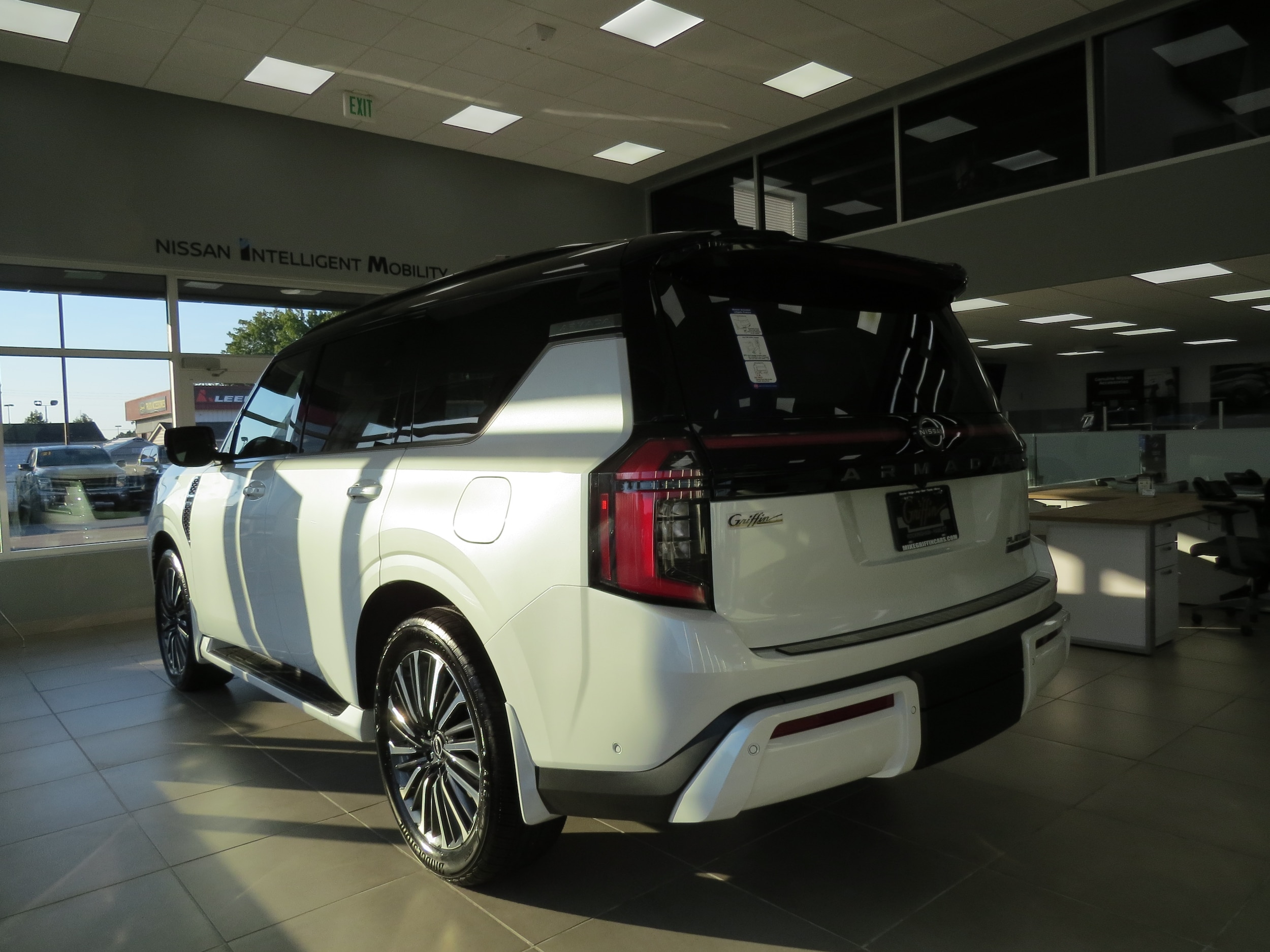 2025 Nissan Armada Platinum Reserve - 6