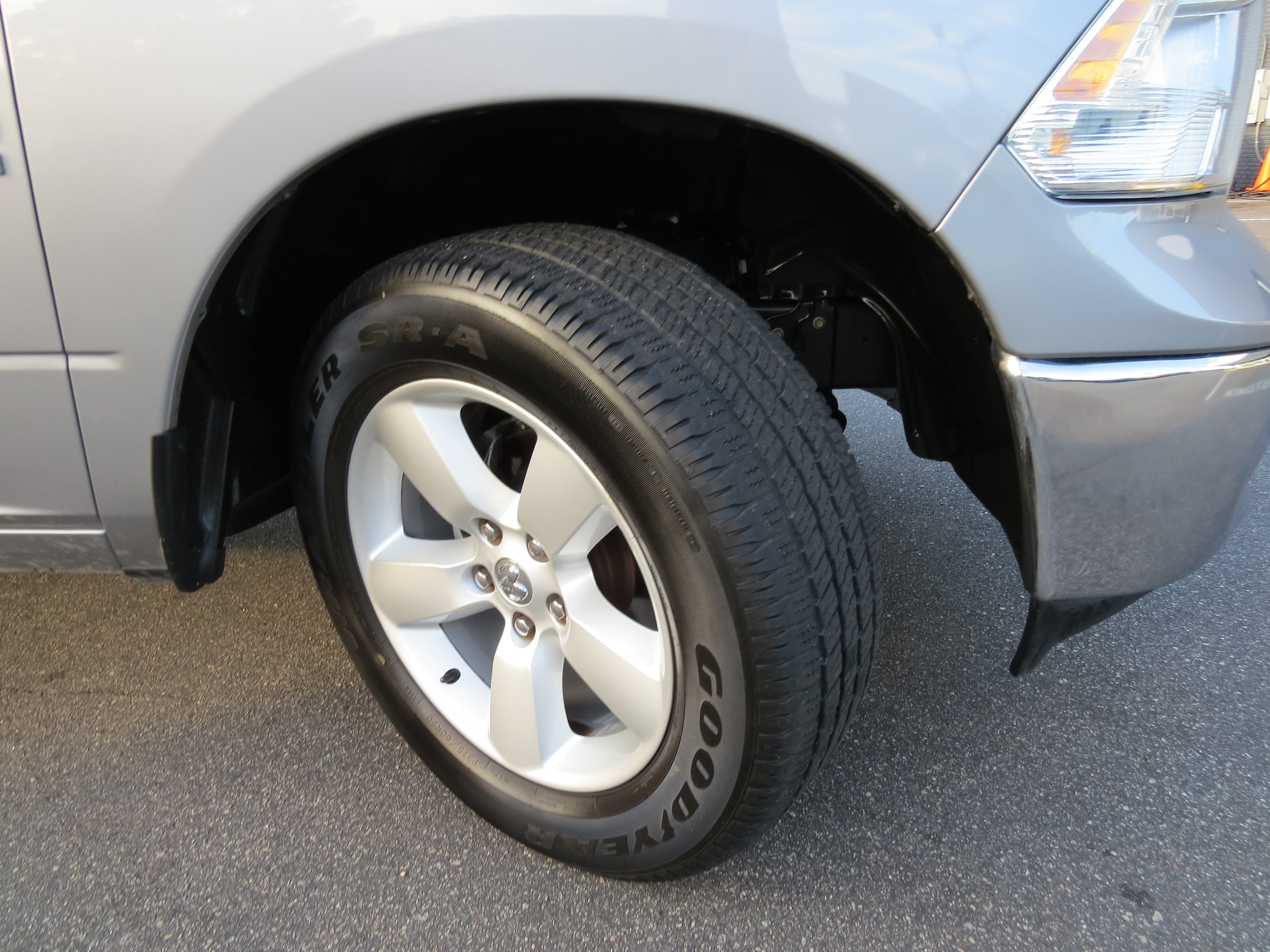 2024 Ram 1500 Classic SLT - 9