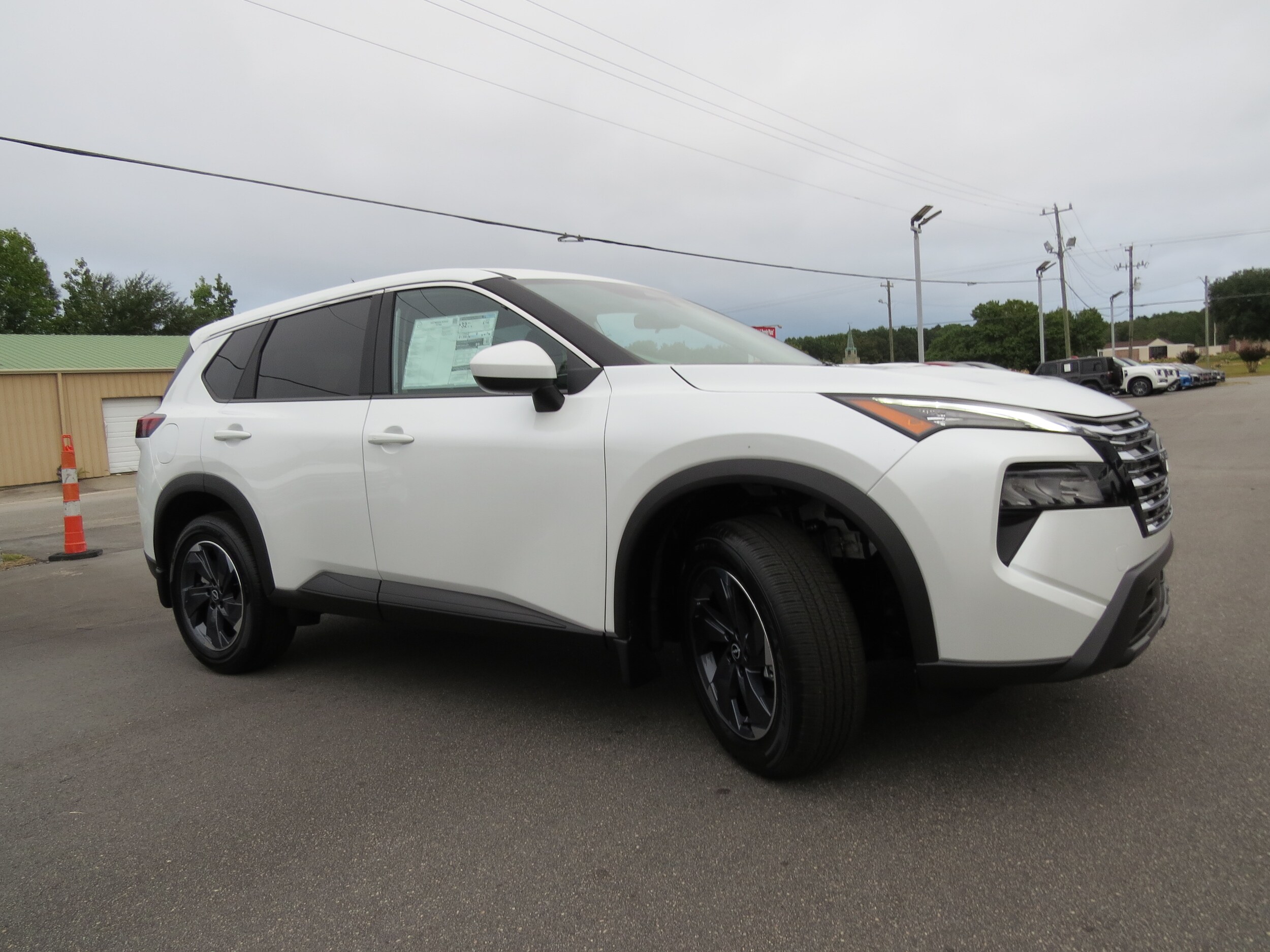 2026 Nissan Rogue SV Everest White Pearl Tricoat at Griffin Nissan