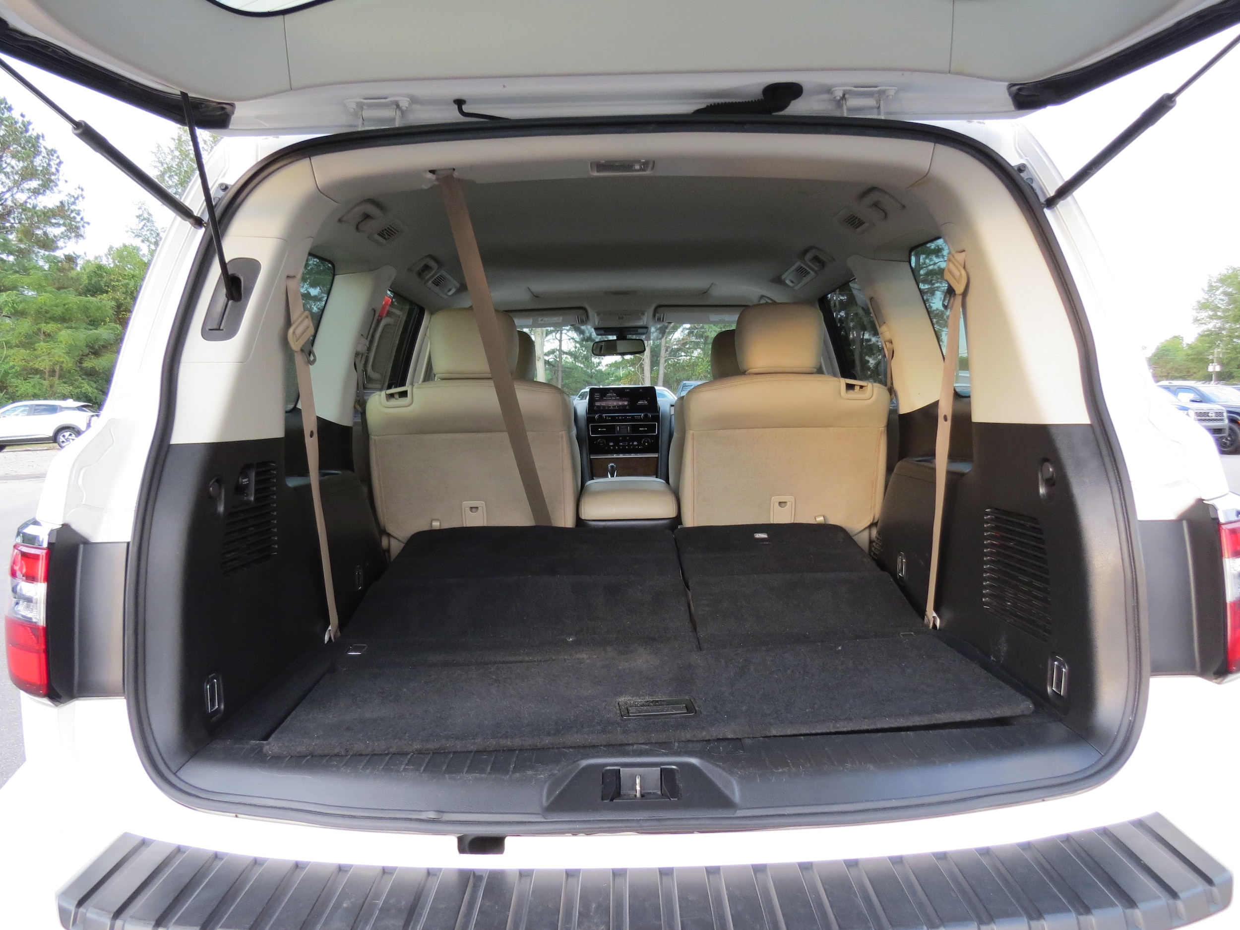 2023 Nissan Armada SL - 11