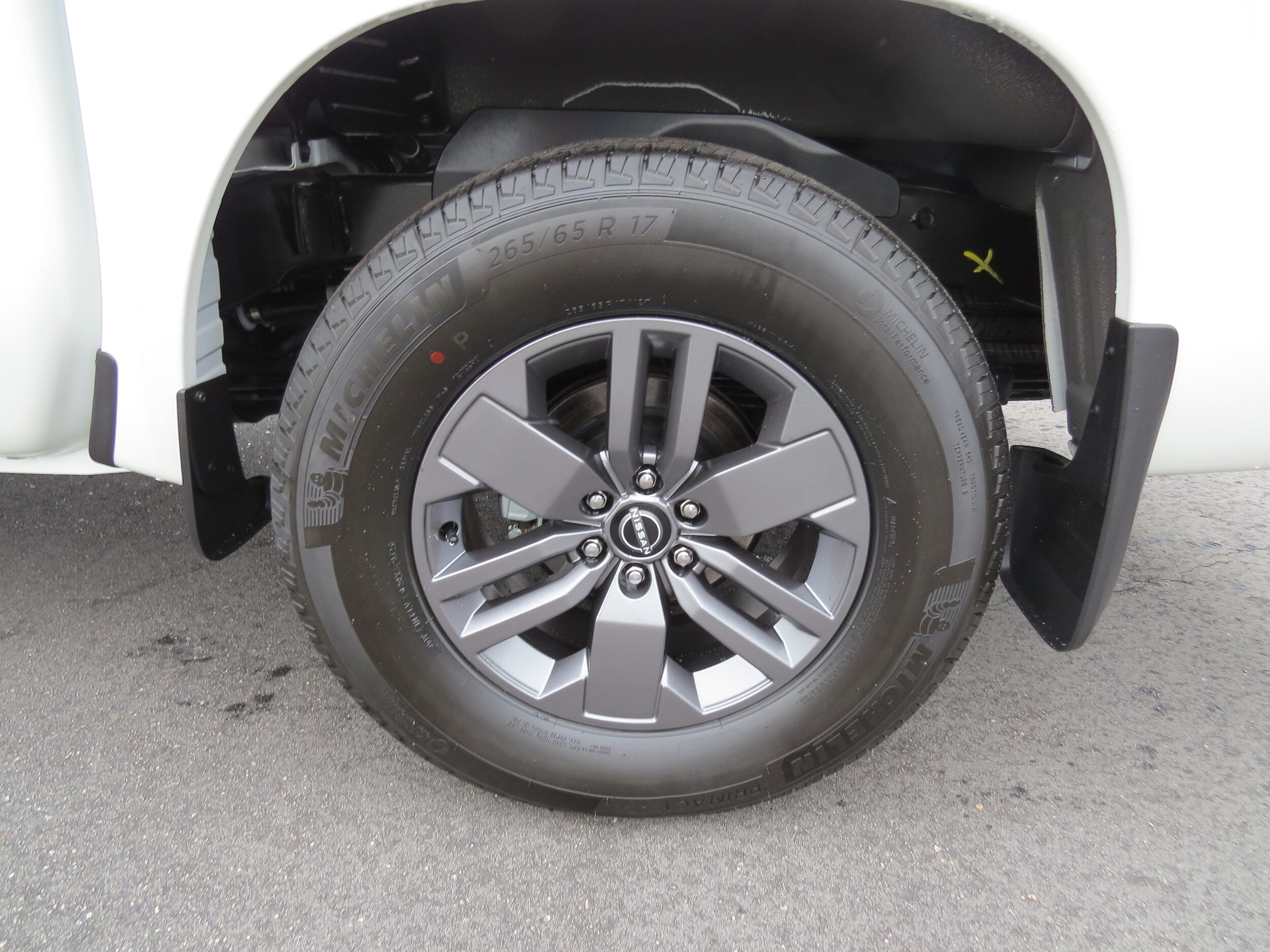 2025 Nissan Frontier SV - 10