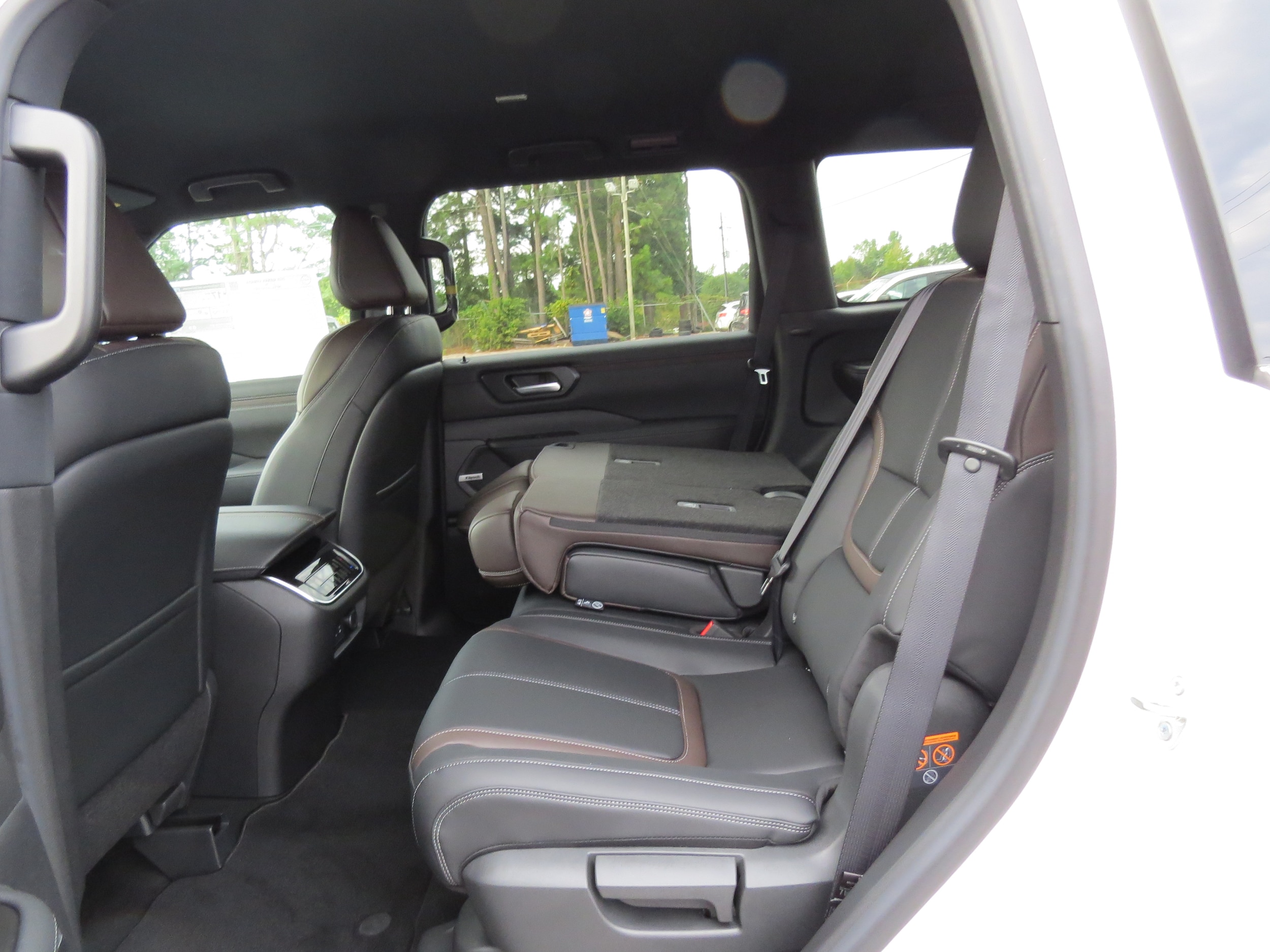 2025 Nissan Armada SL Aspen White Tricoat at Griffin Nissan
