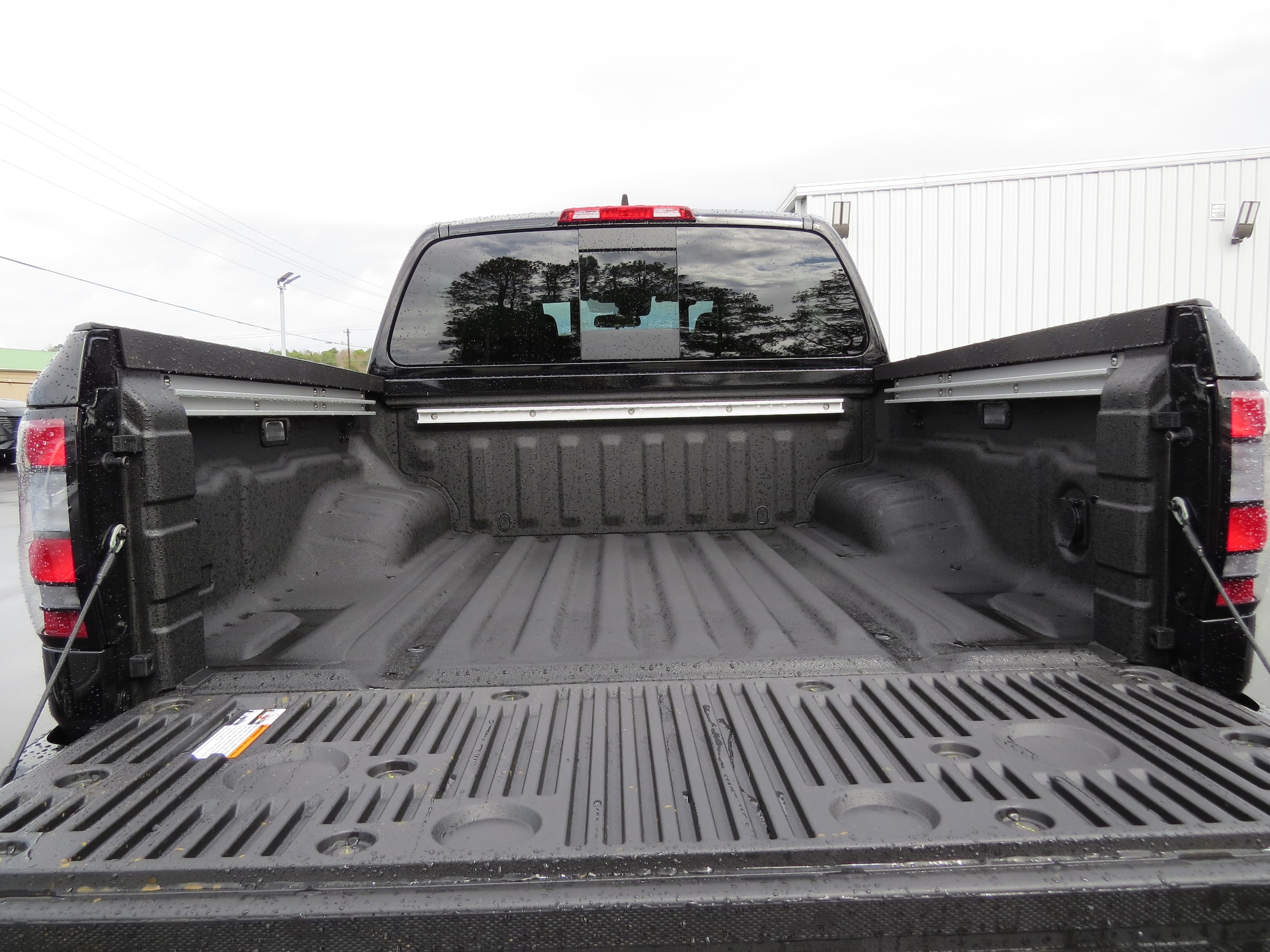 2025 Nissan Frontier SV - 10