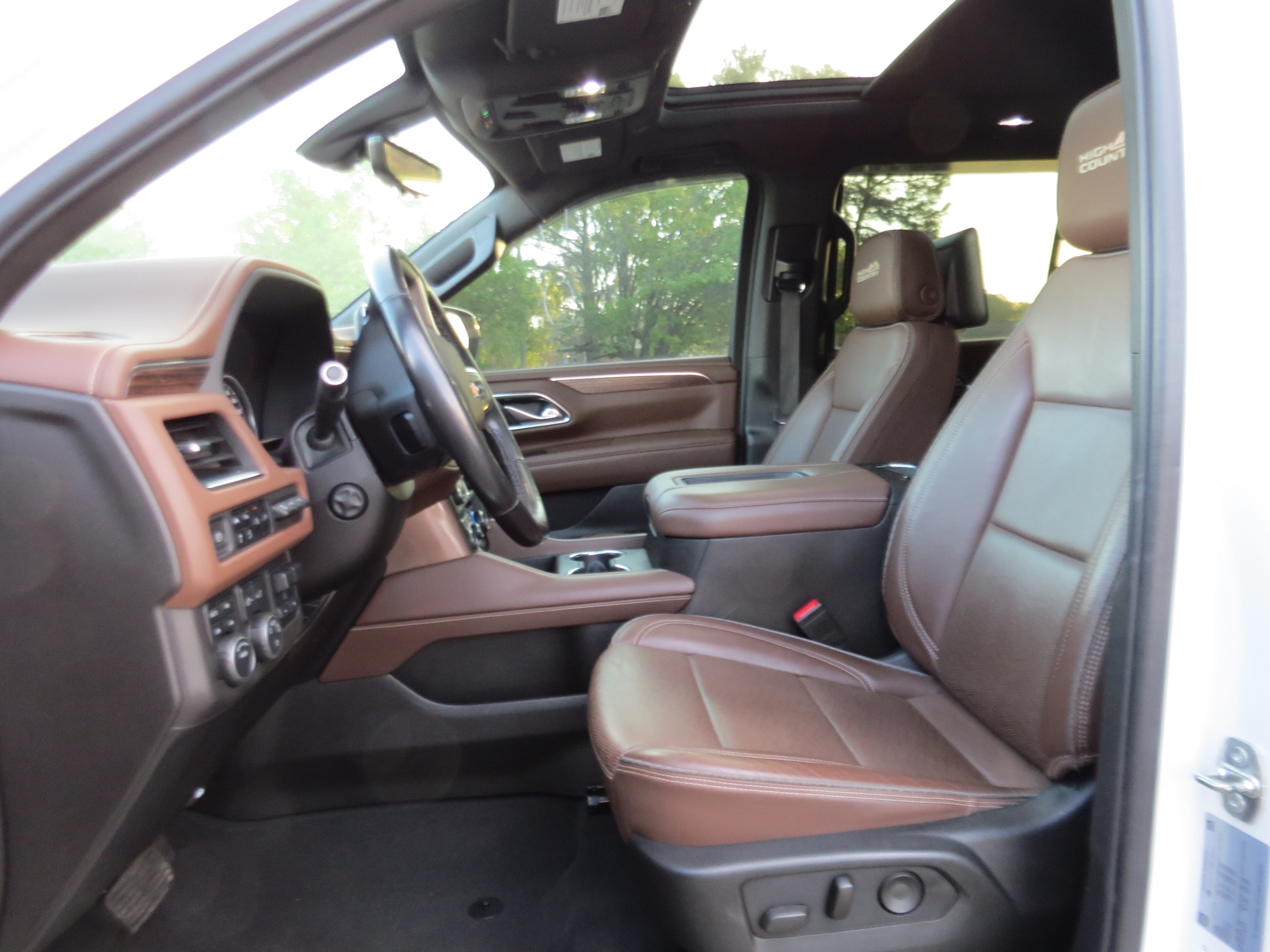 2021 Chevrolet Tahoe High Country Iridescent Pearl Tricoat at Crews Chevrolet