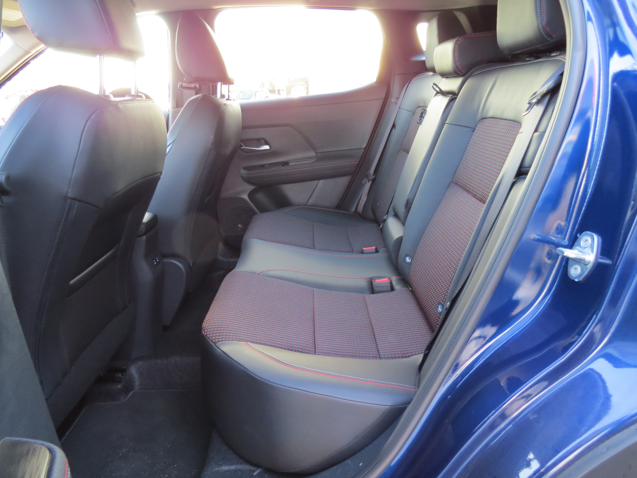 2025 Nissan Kicks SR - 9