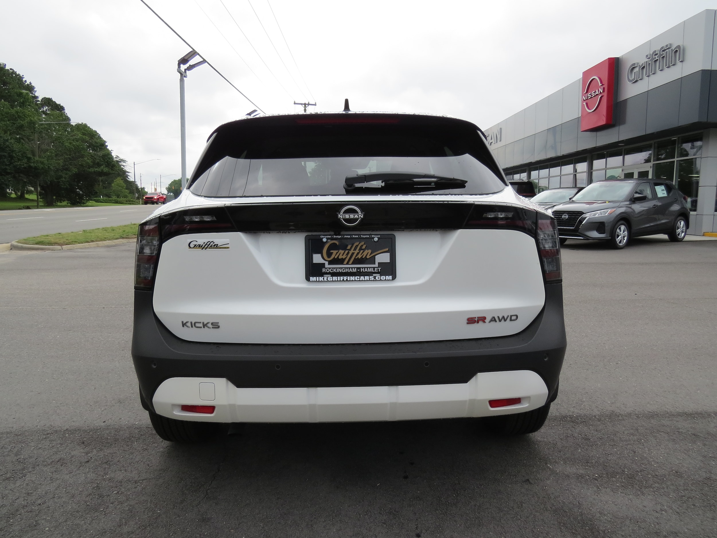 2025 Nissan Kicks SR - 4