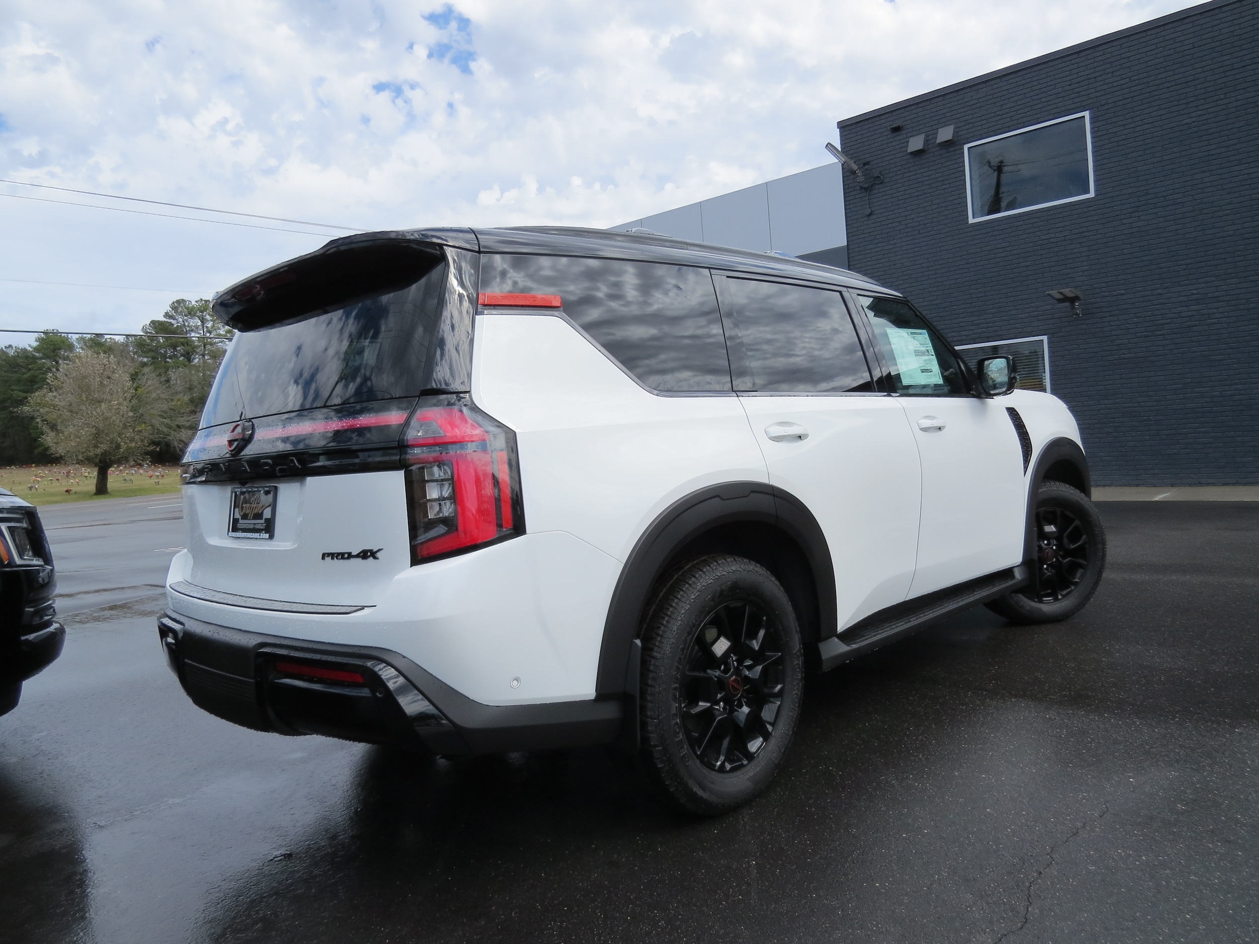 2025 Nissan Armada PRO-4X - 5