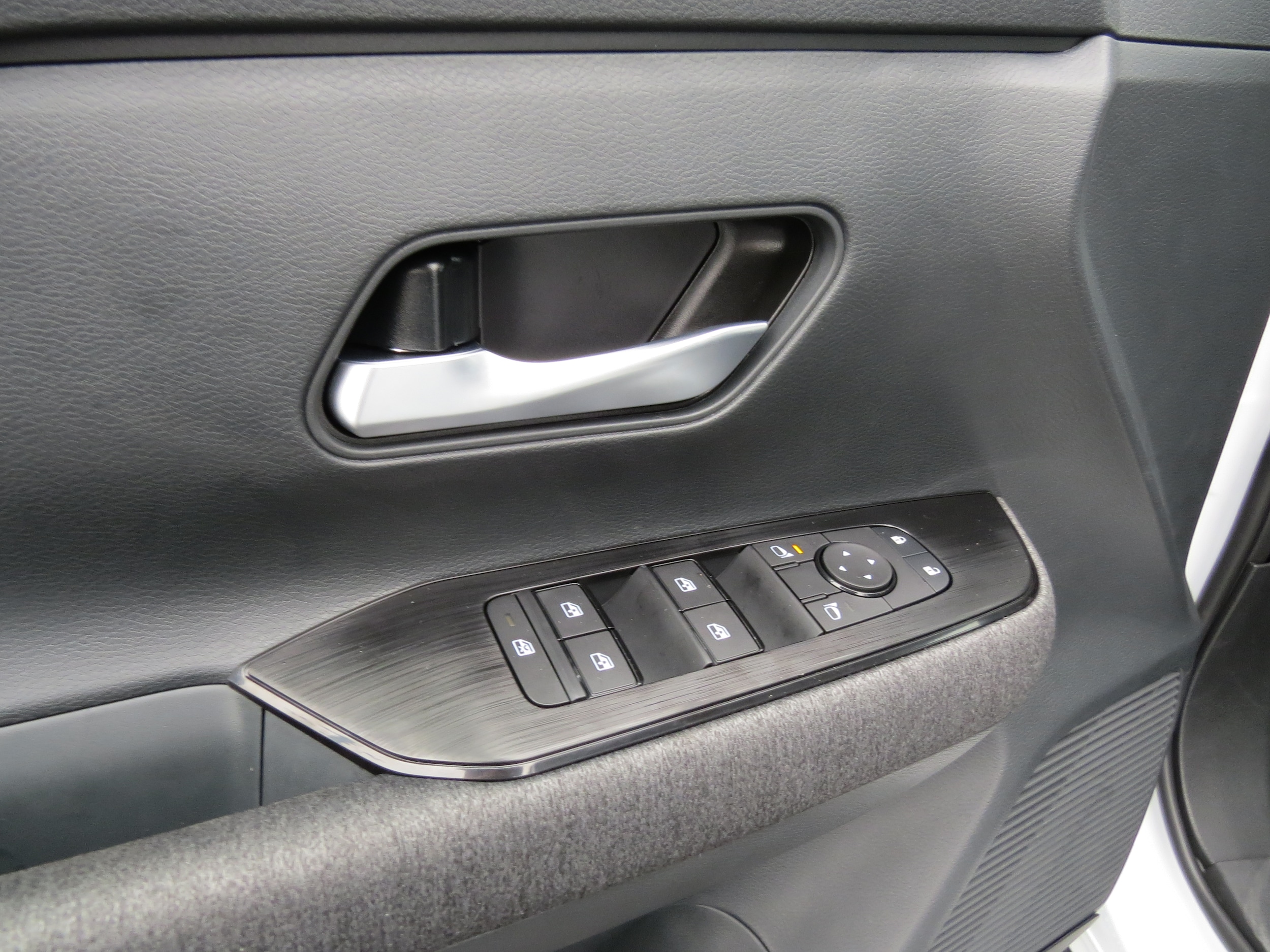 2026 Nissan Kicks SV Aspen White Tricoat at Griffin Nissan