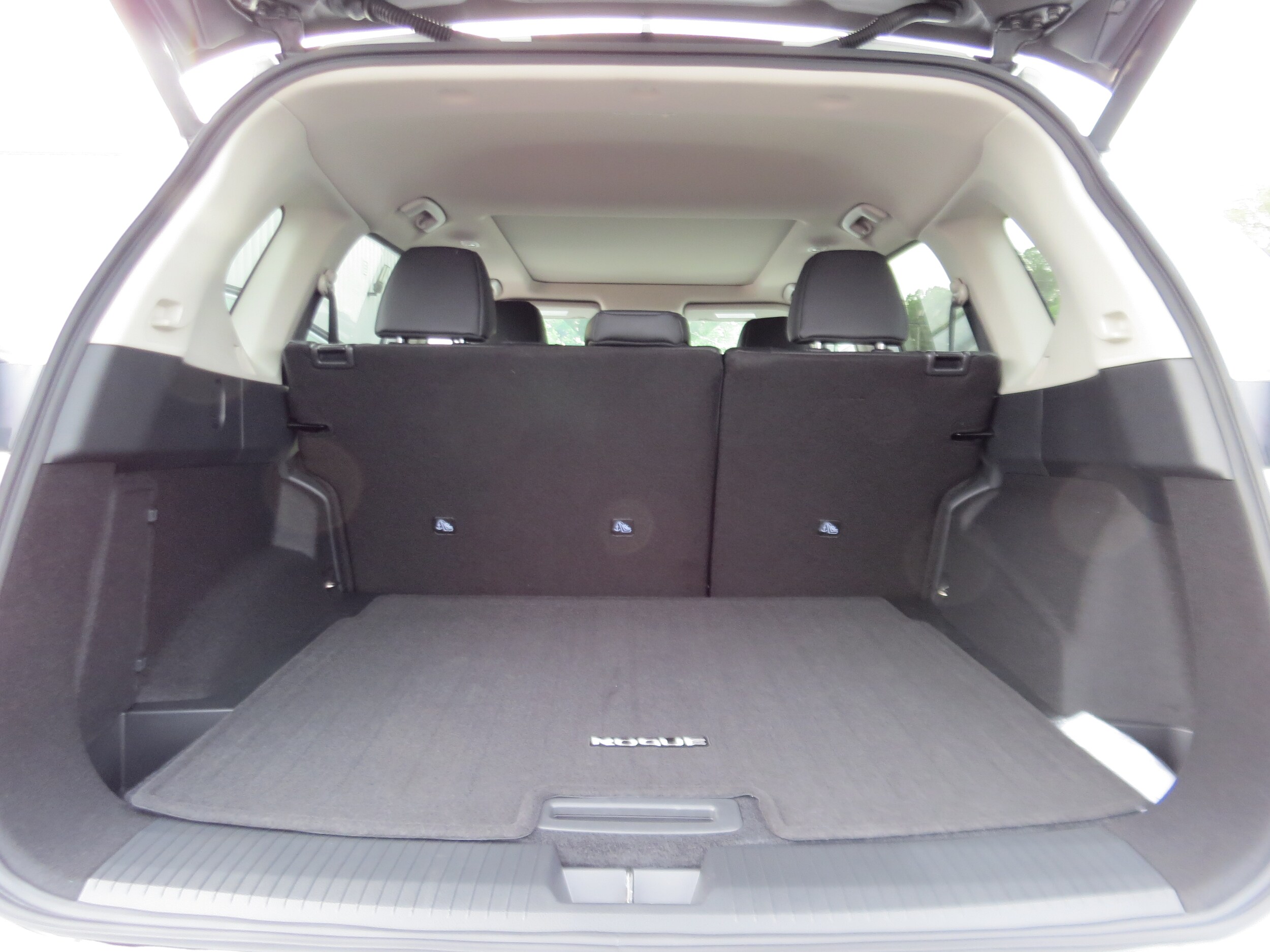 2026 Nissan Rogue Dark Armor Everest White Pearl Tricoat at Griffin Nissan