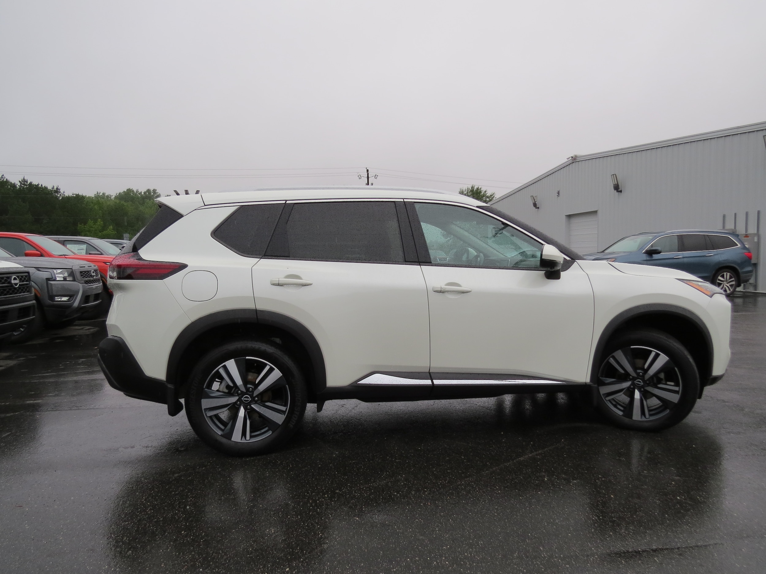 2023 Nissan Rogue SL - 6