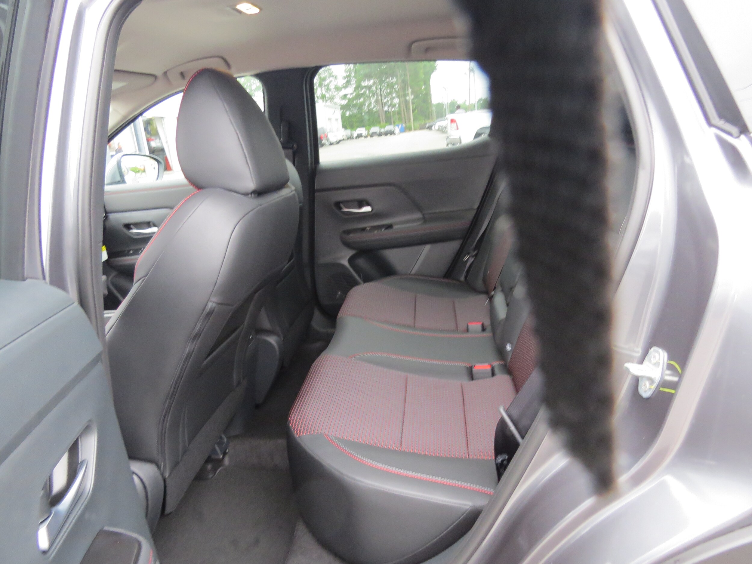 2025 Nissan Kicks SR Gun at Griffin Nissan